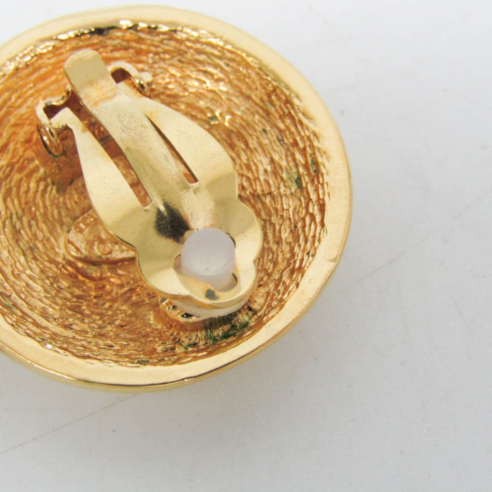 CC Logo Clip-On Earrings Metal Gold-Tone Metal