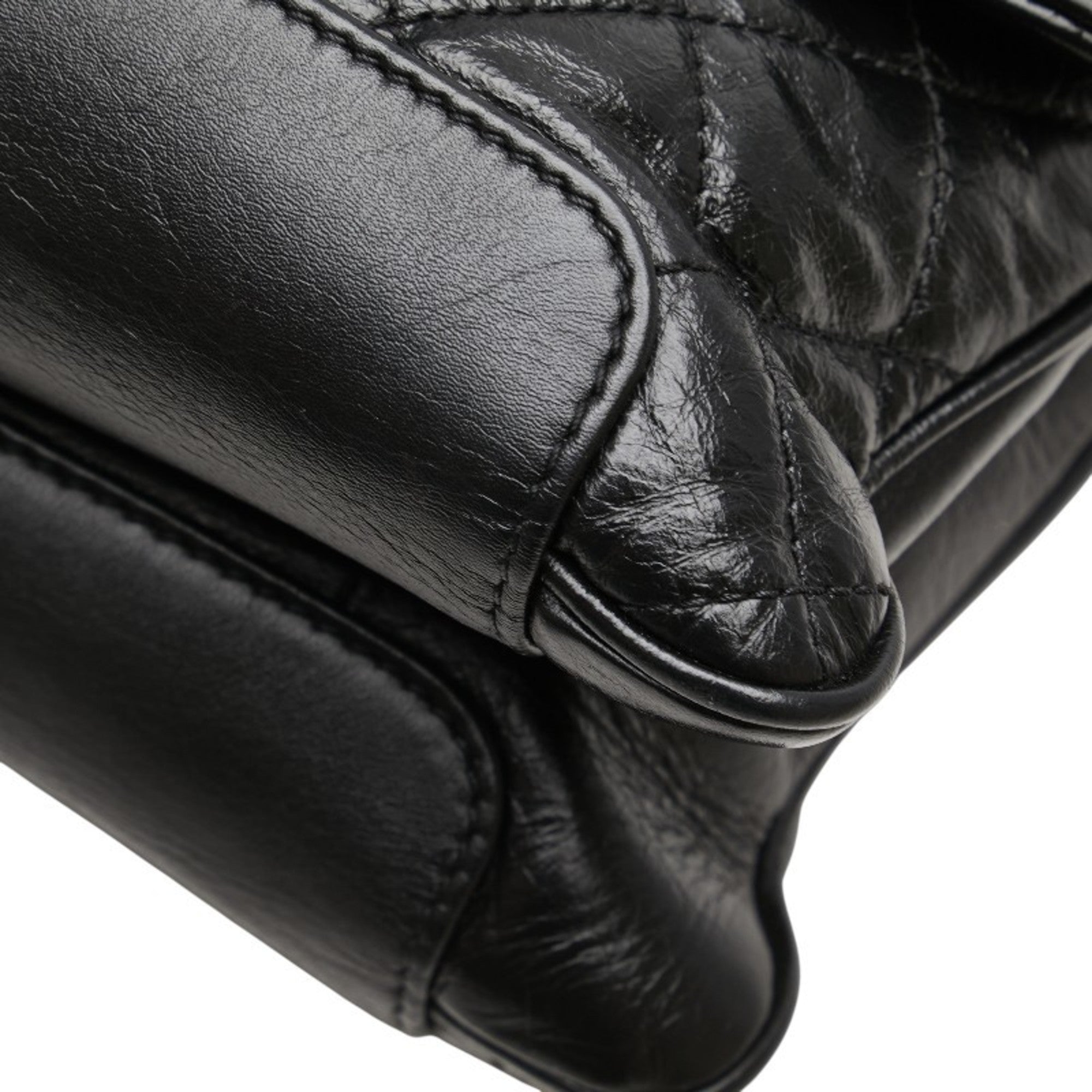 Aged Chain Compartment Messenger Bag Quilted Glazed Calfskin Medium