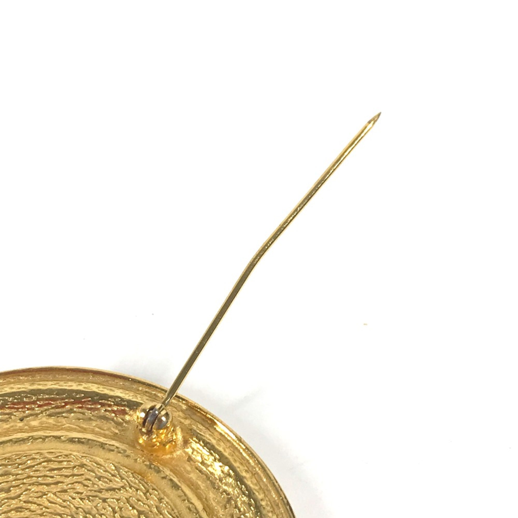 Vintage Brooch Metal Gold