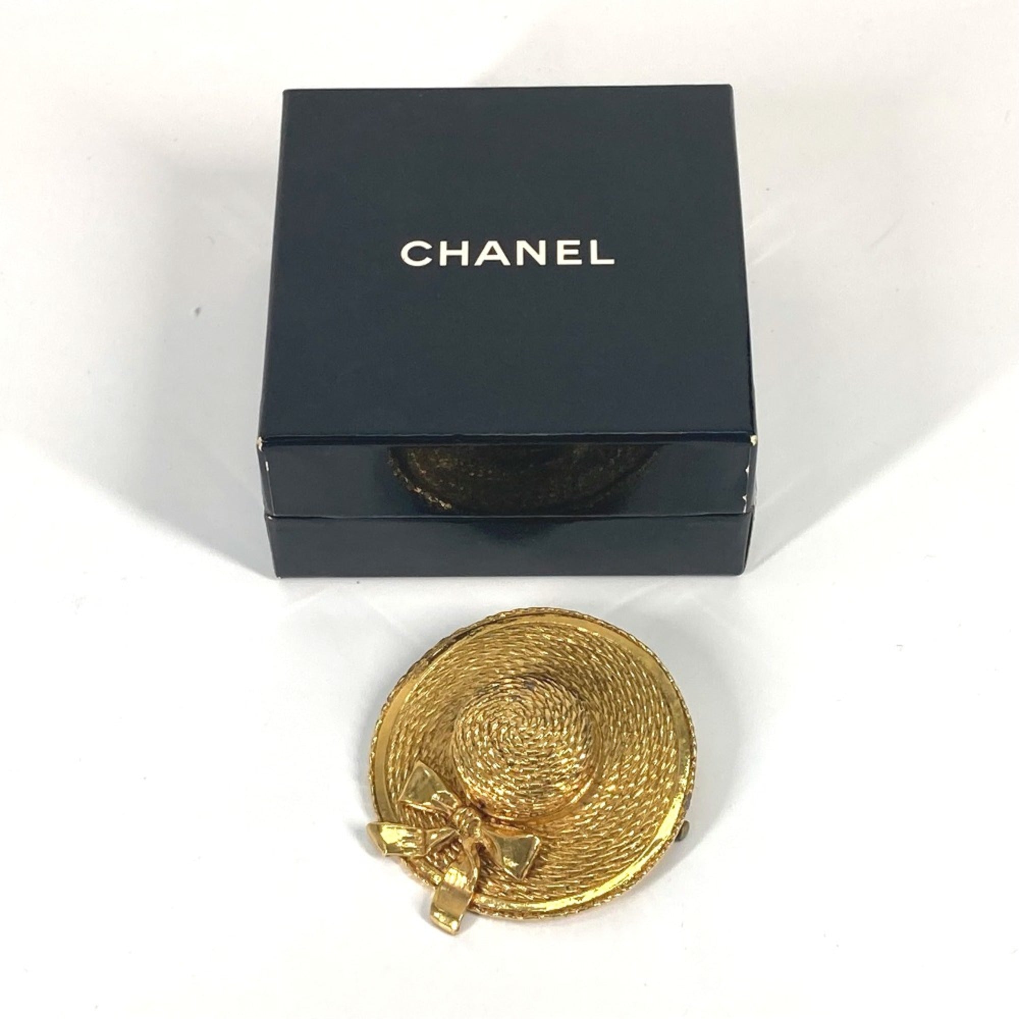 Vintage Brooch Metal Gold