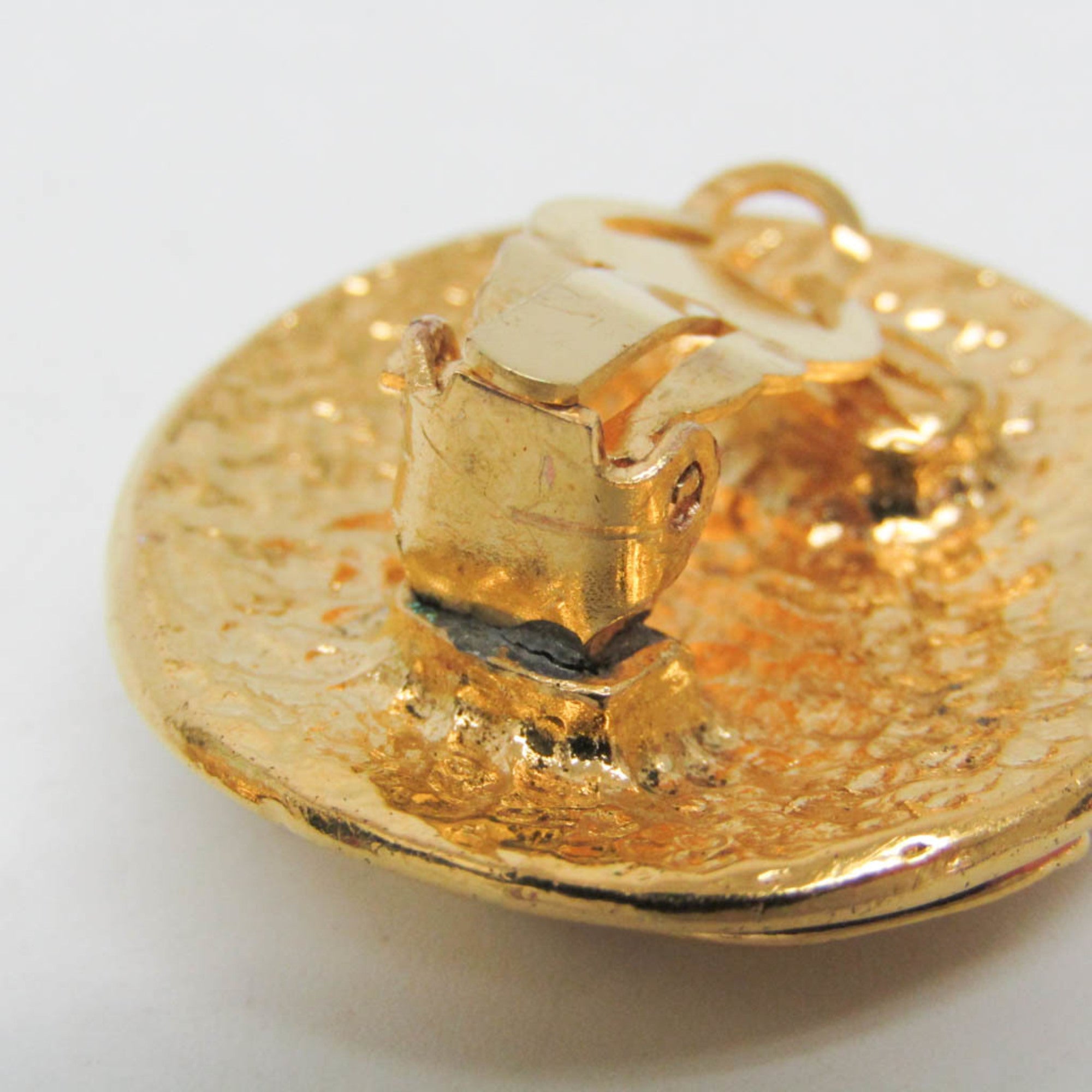 CC Logo Clip-On Earrings Metal Gold-Tone Metal