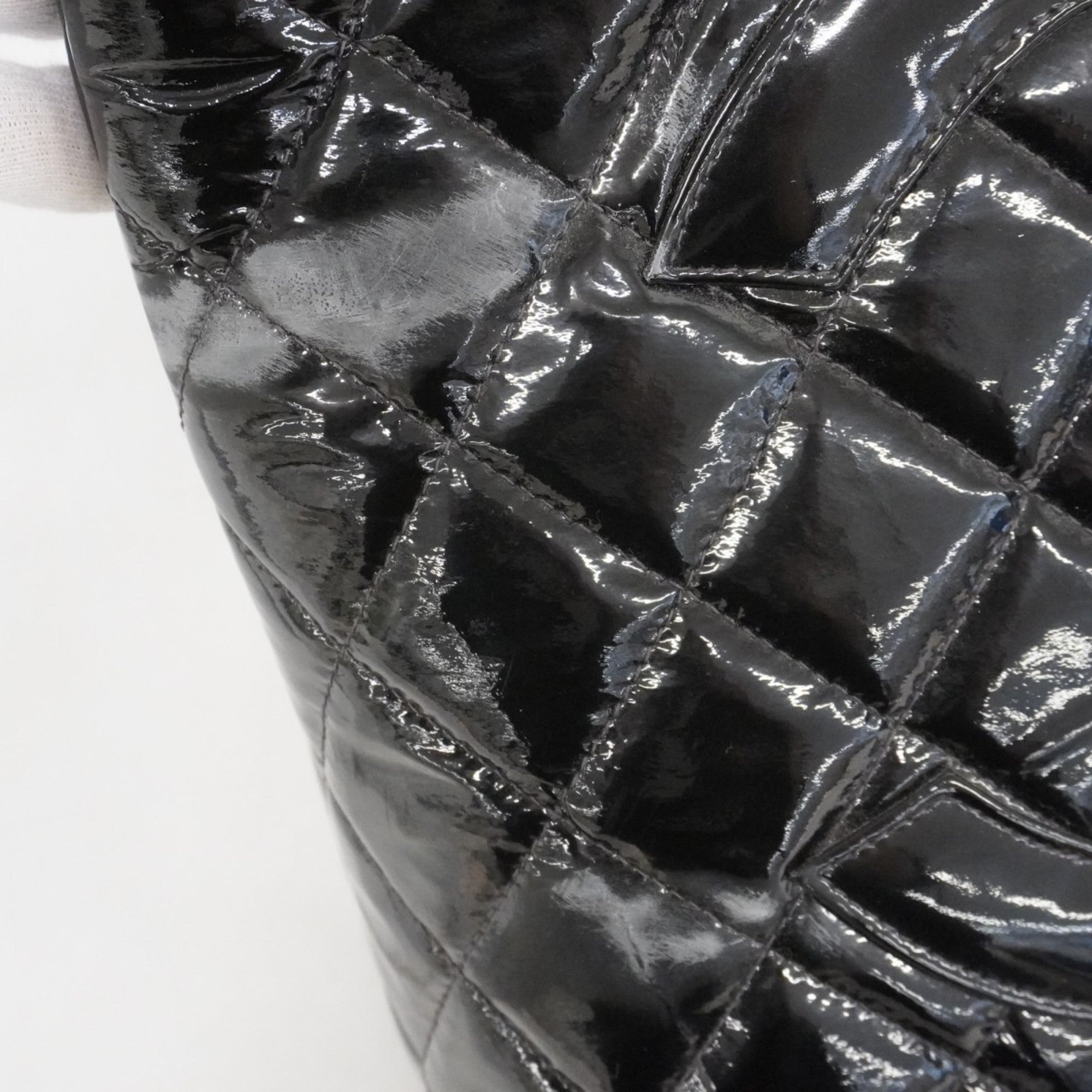Medallion Tote Quilted Patent