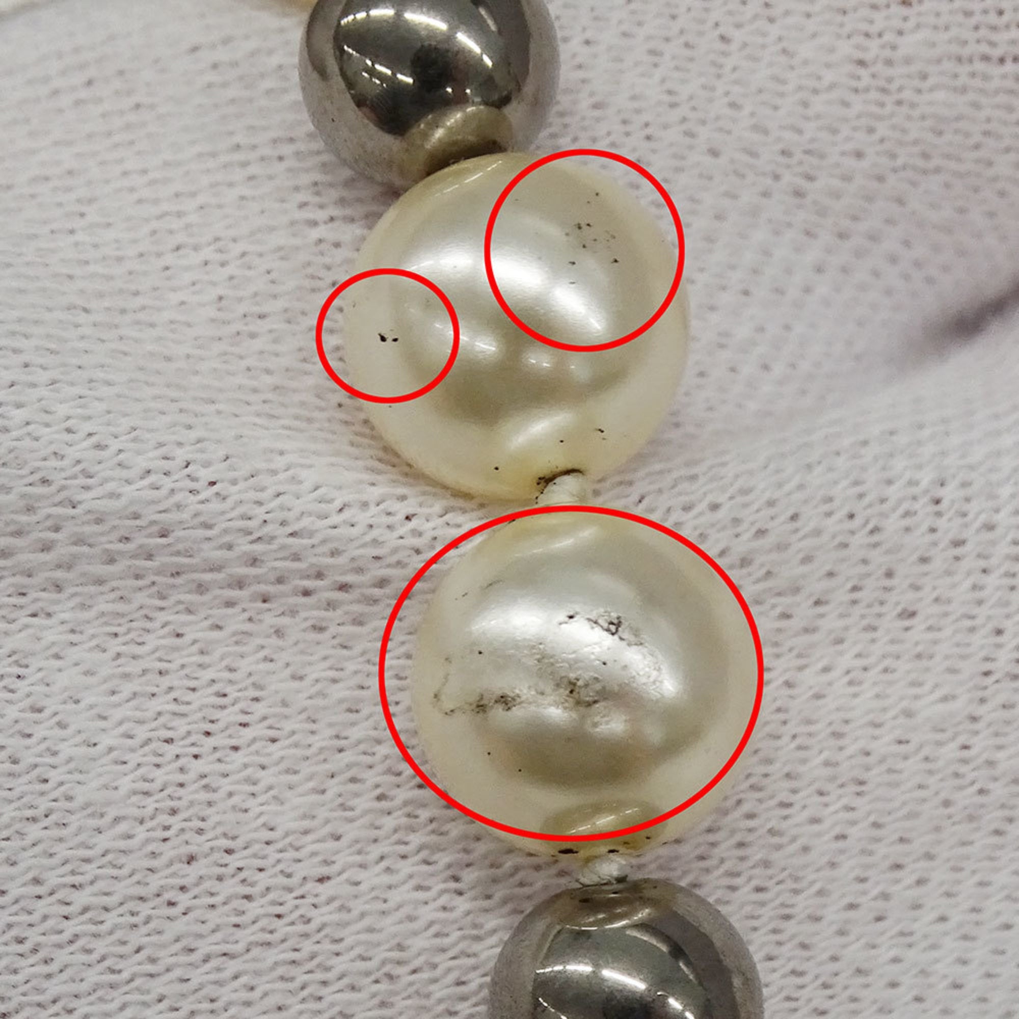 Pendant Necklace Artificial Pearl and Silver Hardware