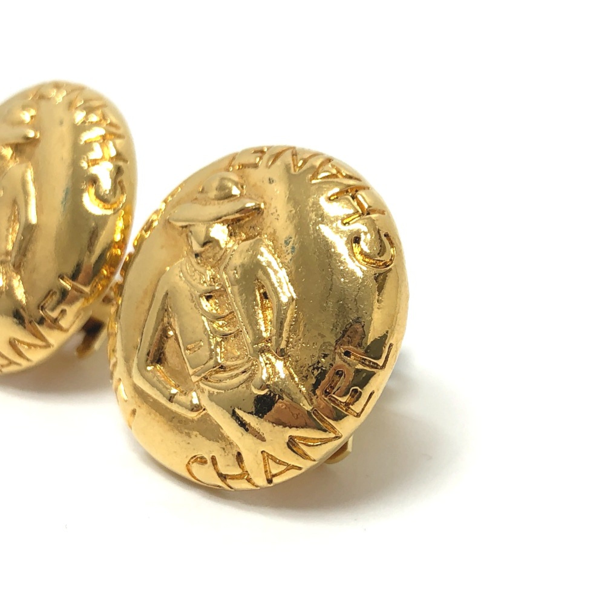 Vintage Clip-On Earrings Clip-On Gold-Tone Metal
