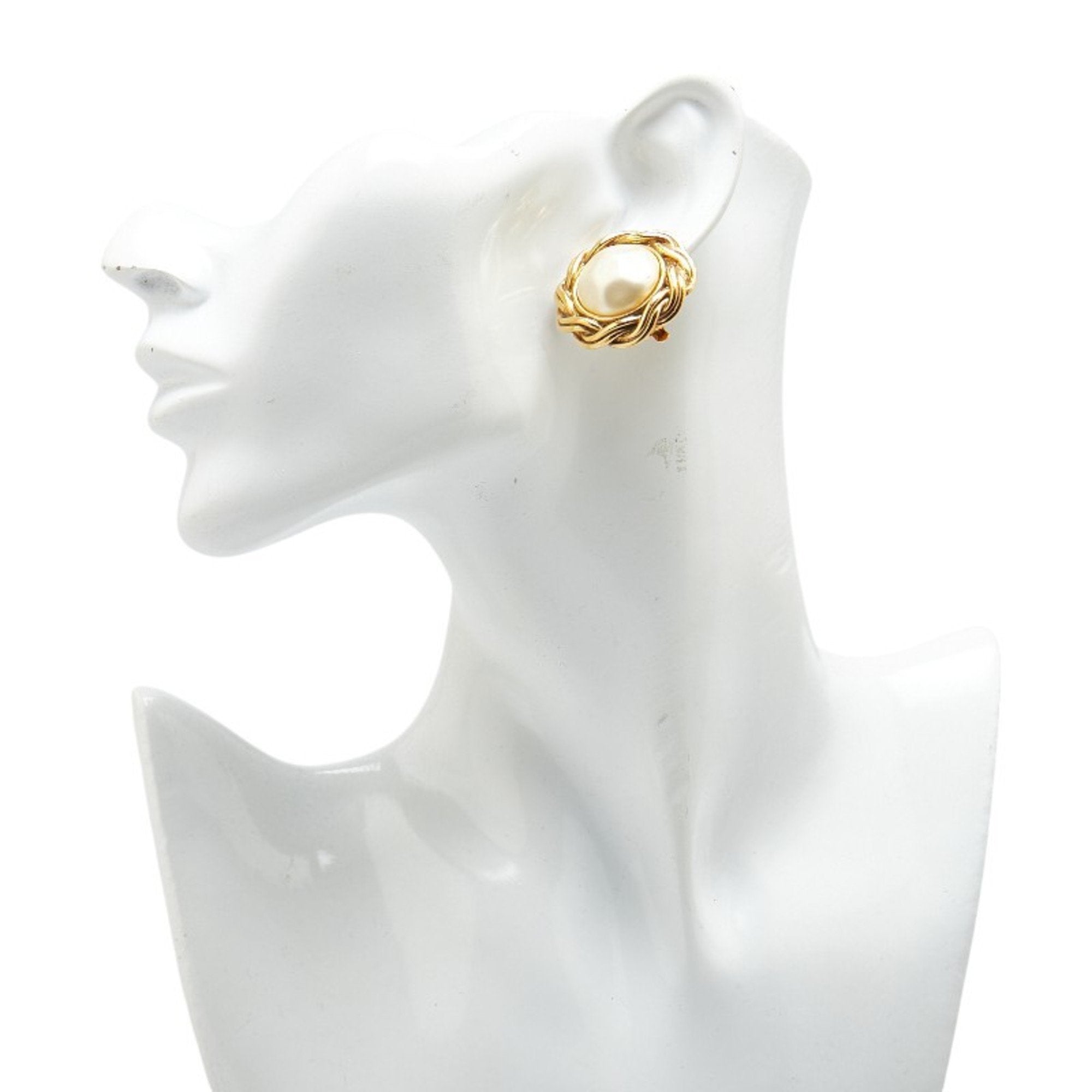 Vintage Clip-On Earrings Pearl Clip-On Gold-Tone Metal