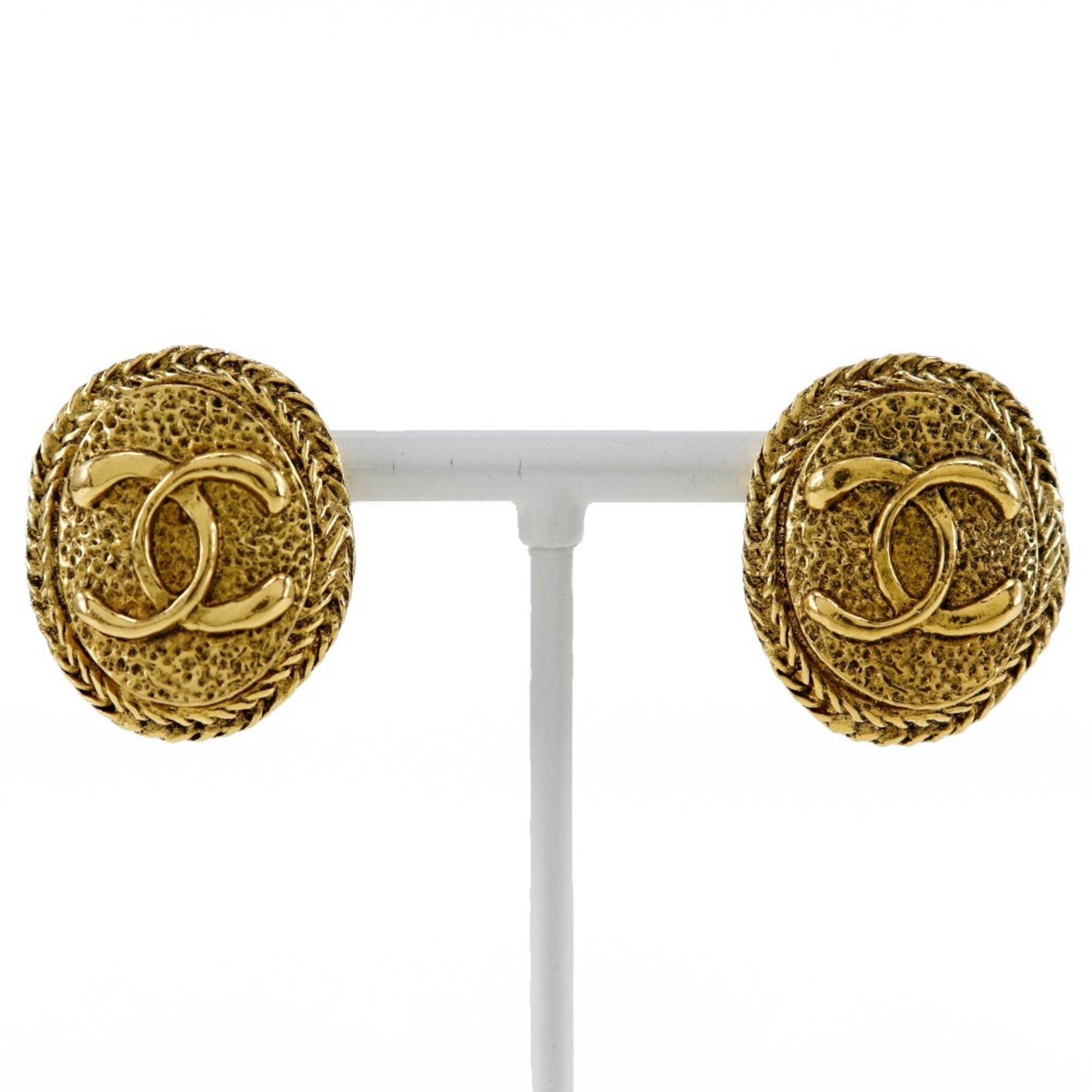 CC Logo Clip-On Earrings Metal Gold-Tone Metal