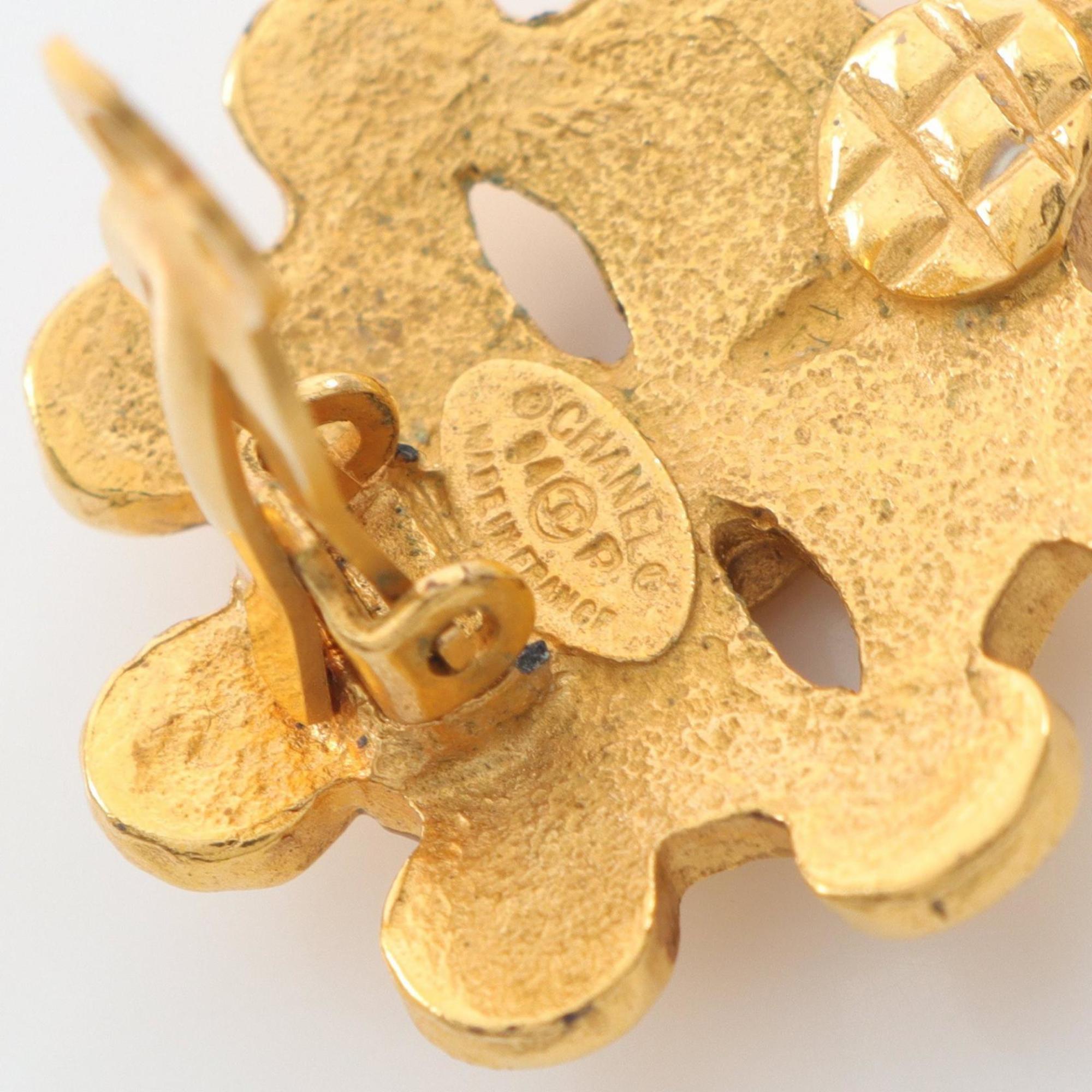 CC Logo Clip-On Earrings Metal Gold-Tone Metal