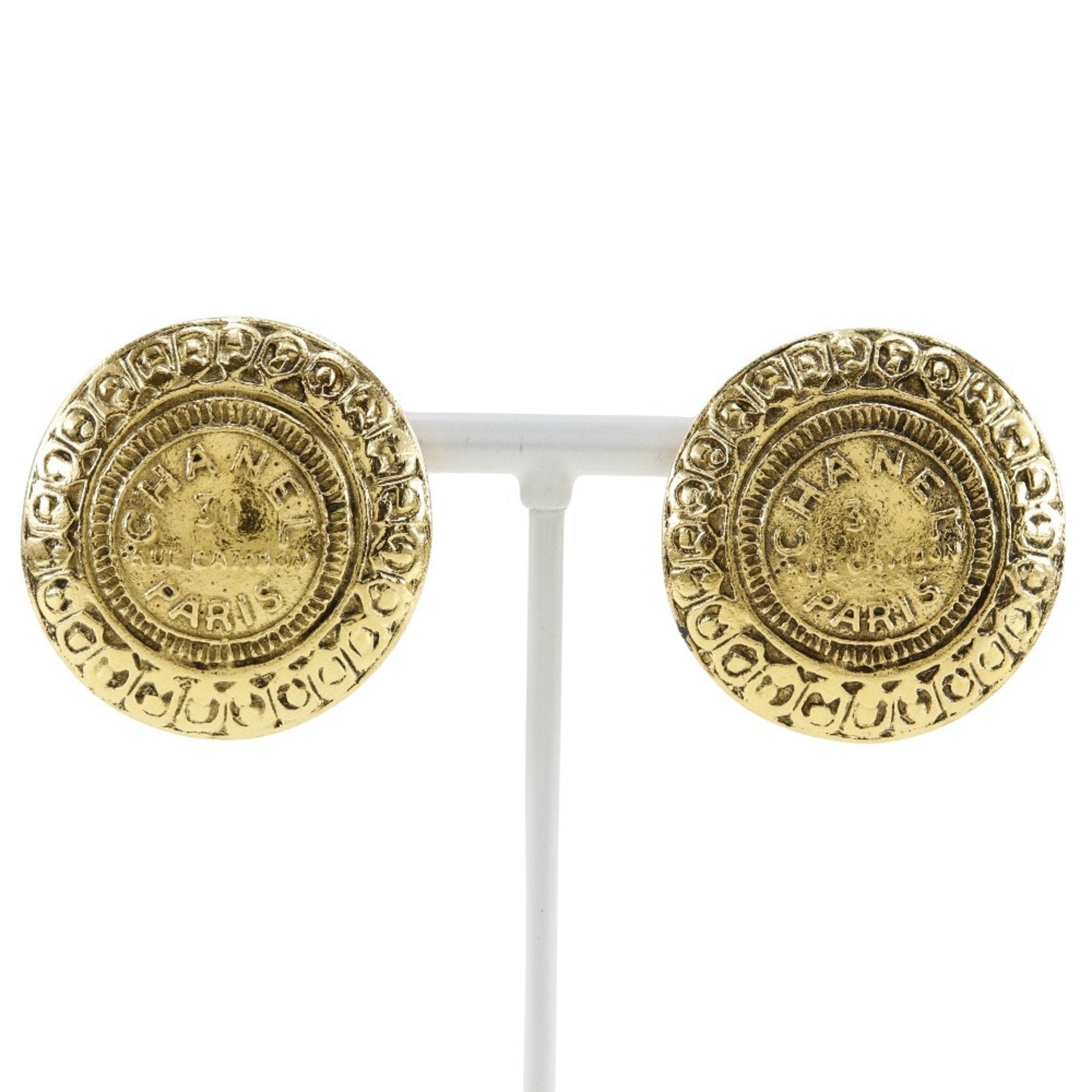 CC Logo Clip-On Earrings Metal Gold-Tone Metal
