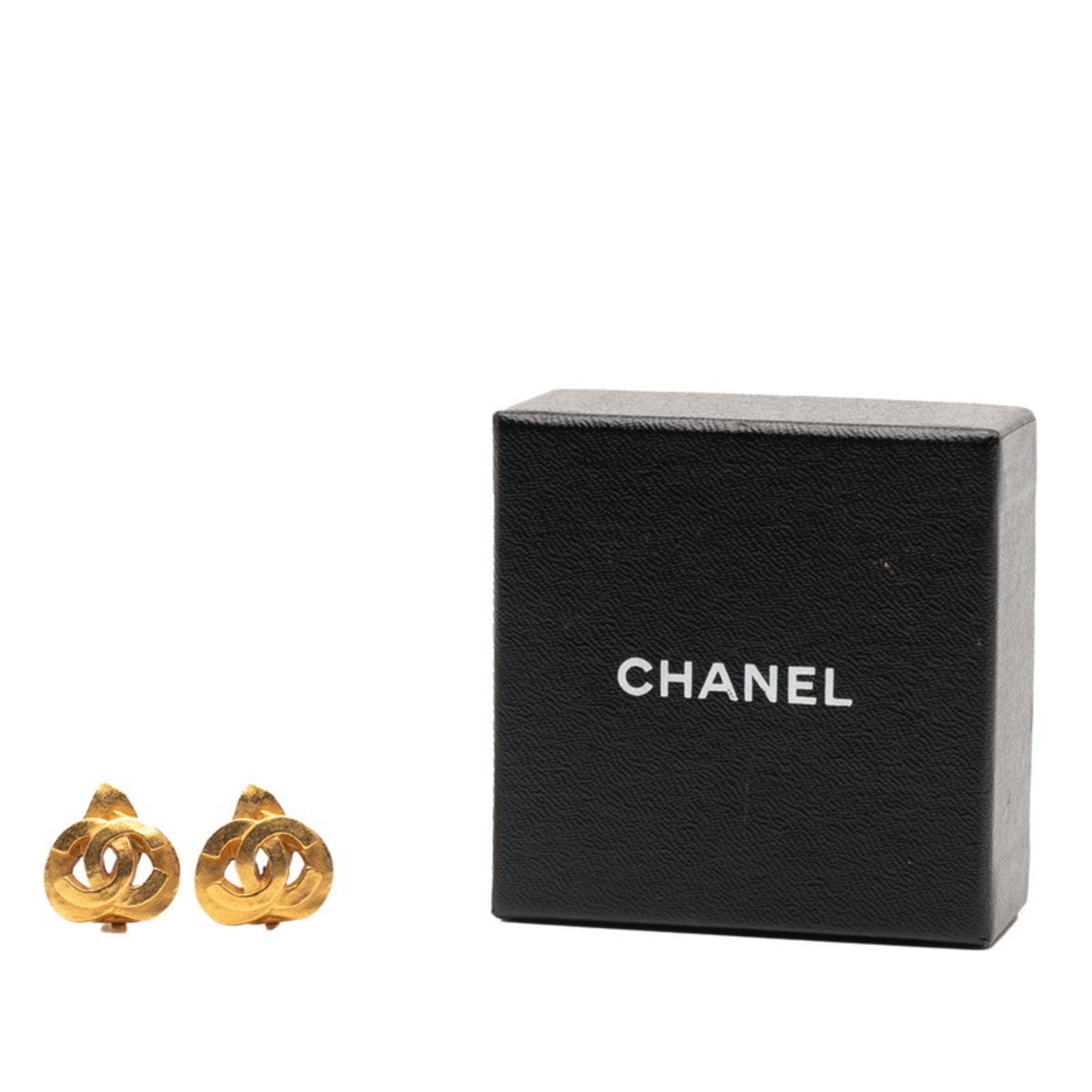 CC Logo Heart Clip-On Earrings Metal Gold-Tone Metal