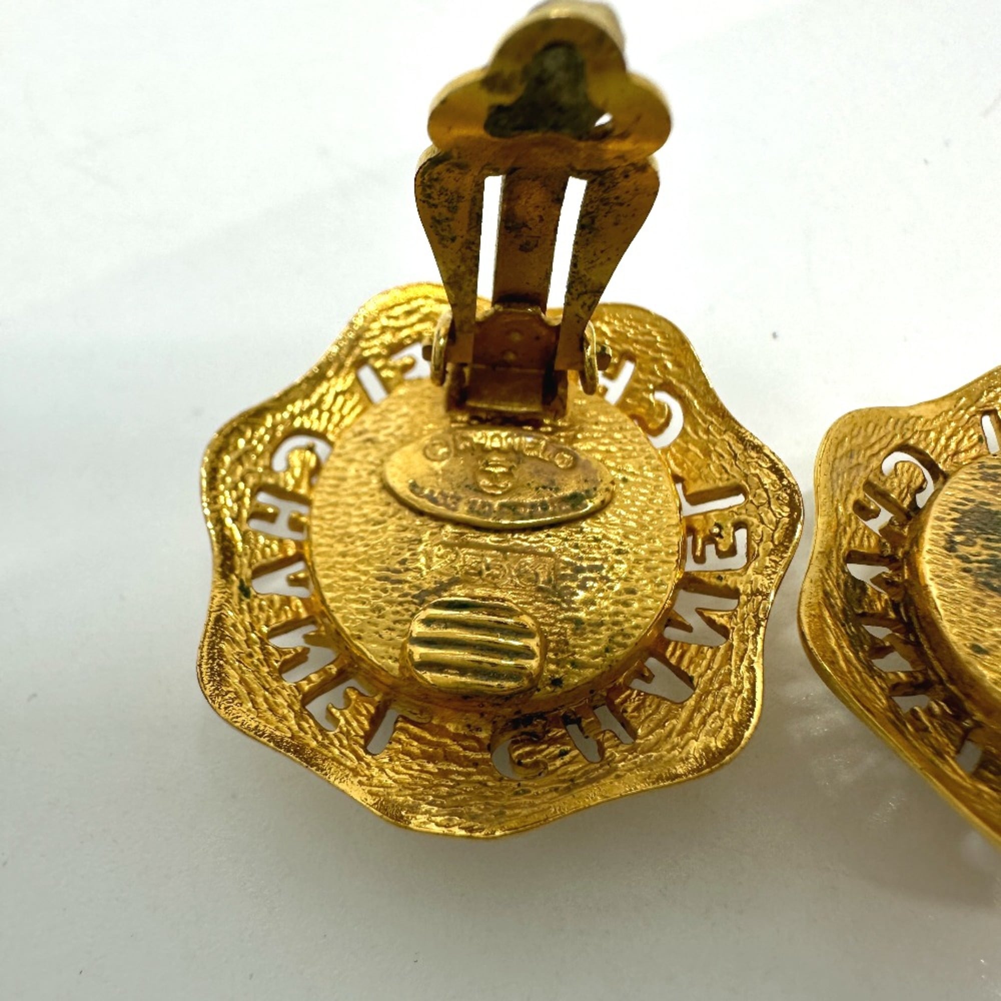 Vintage Earrings Gold-Tone Metal
