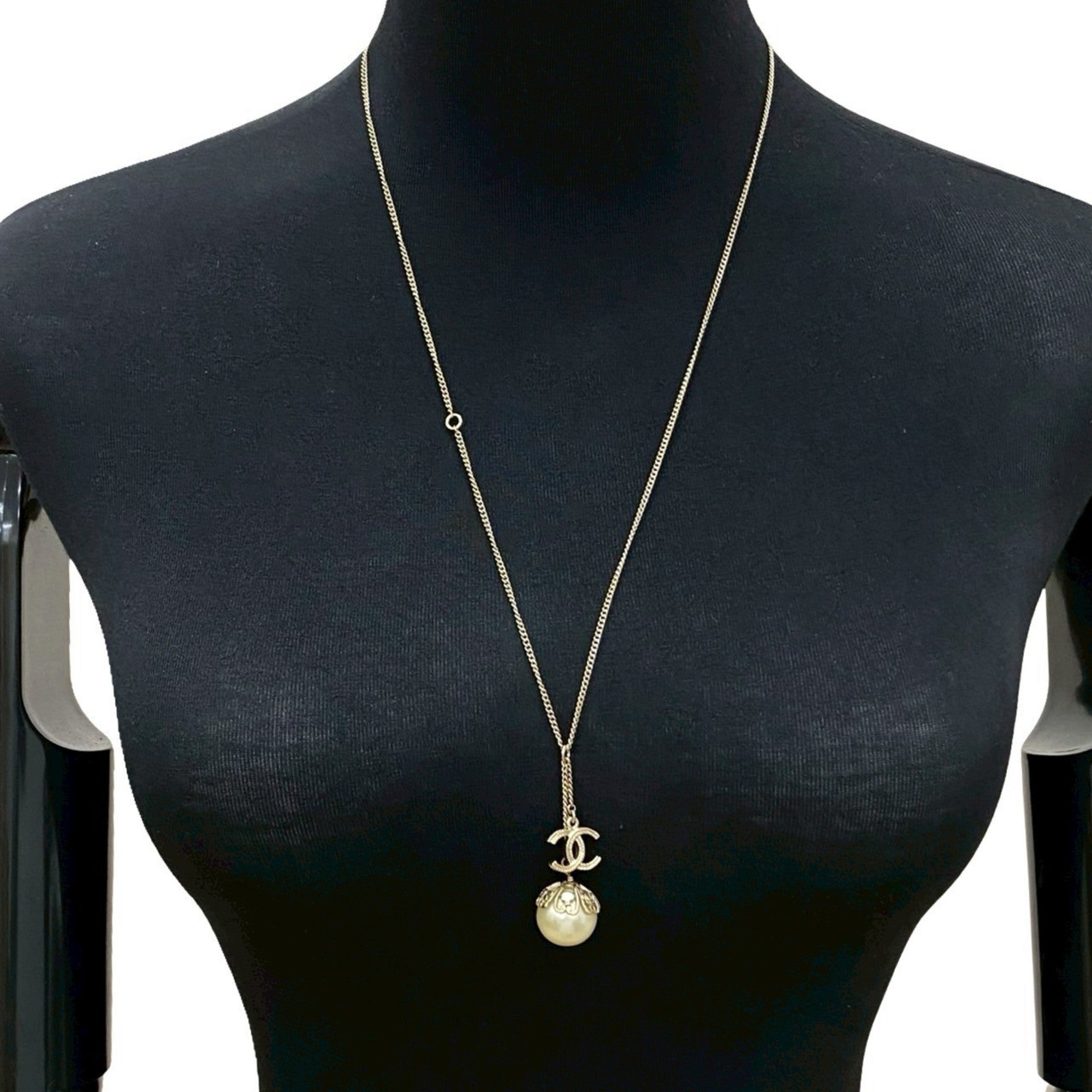 CC Logo Pendant Necklace Metal