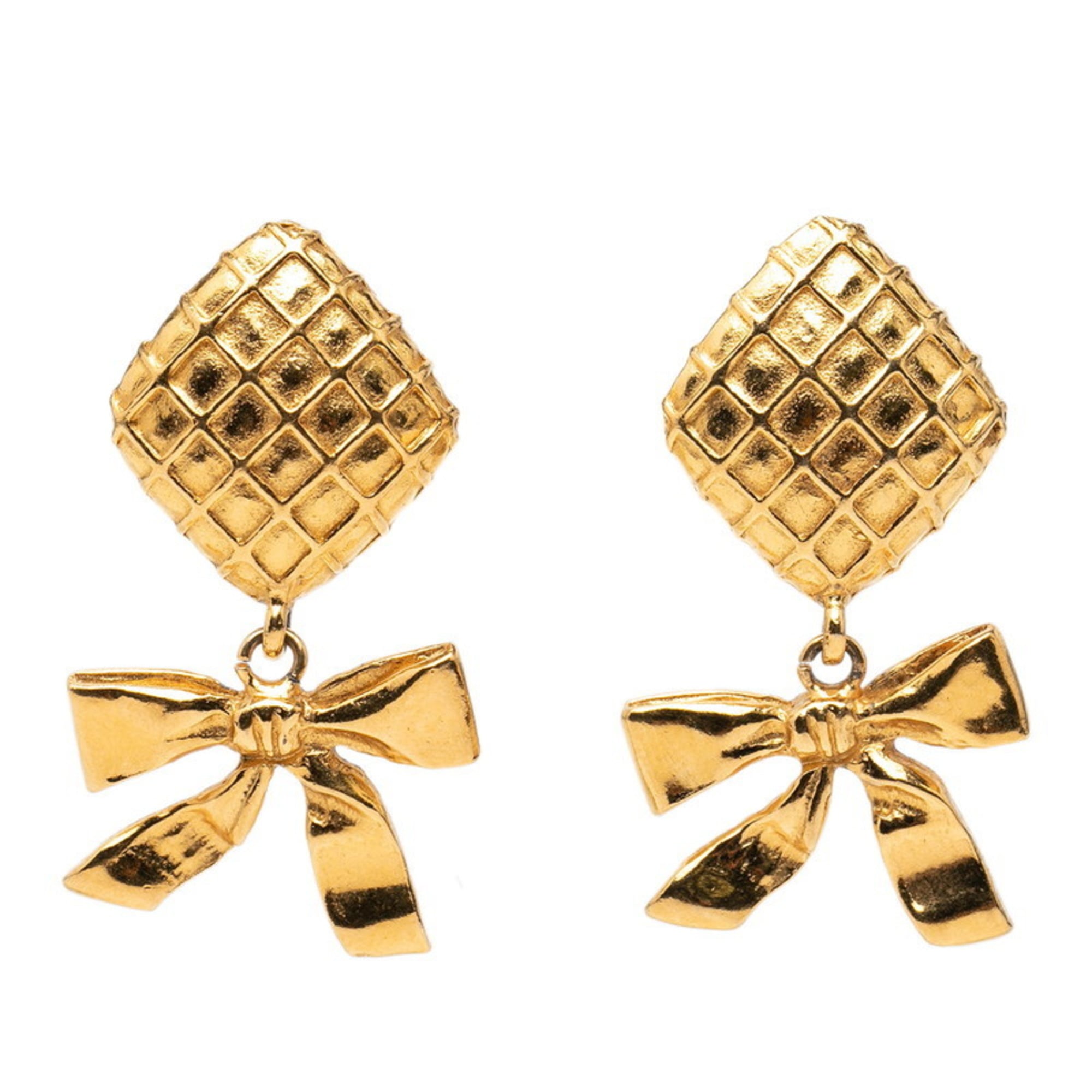 Matelasse Diamond Ribbon Clip-On Earrings Metal Gold-Tone Metal
