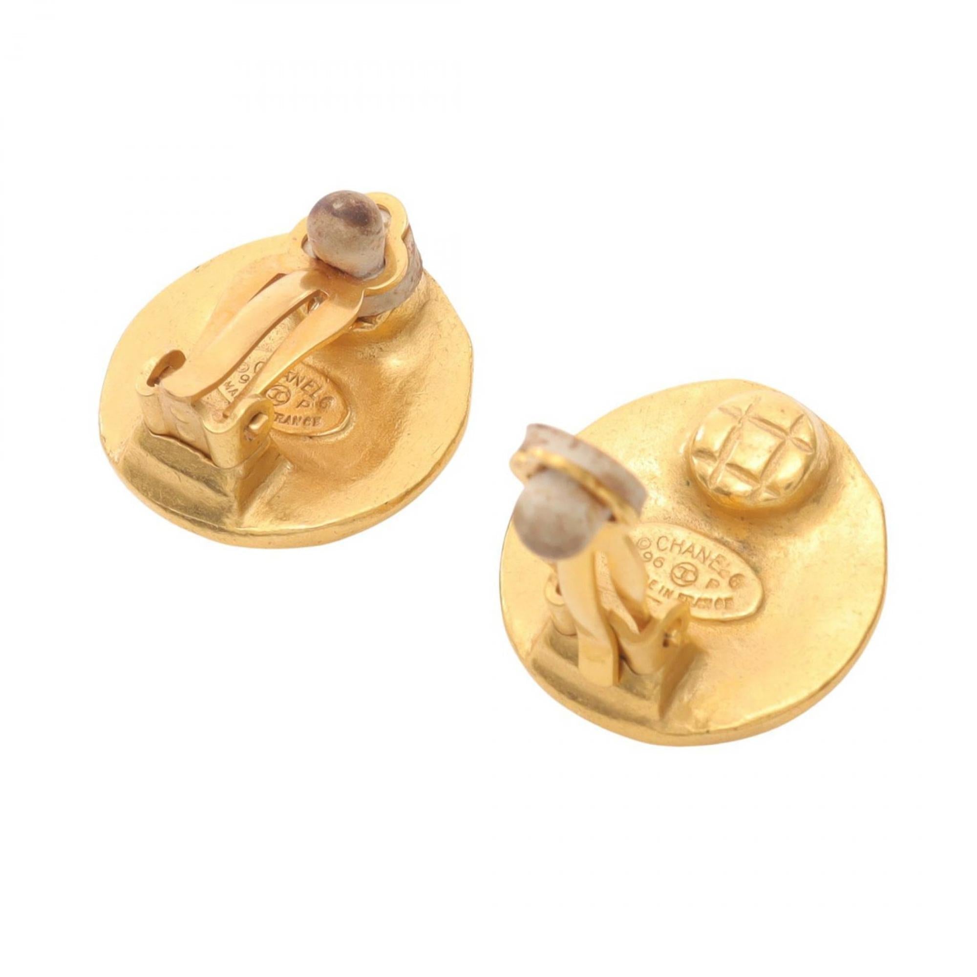 CC Logo Clip-On Earrings Metal Gold-Tone Metal