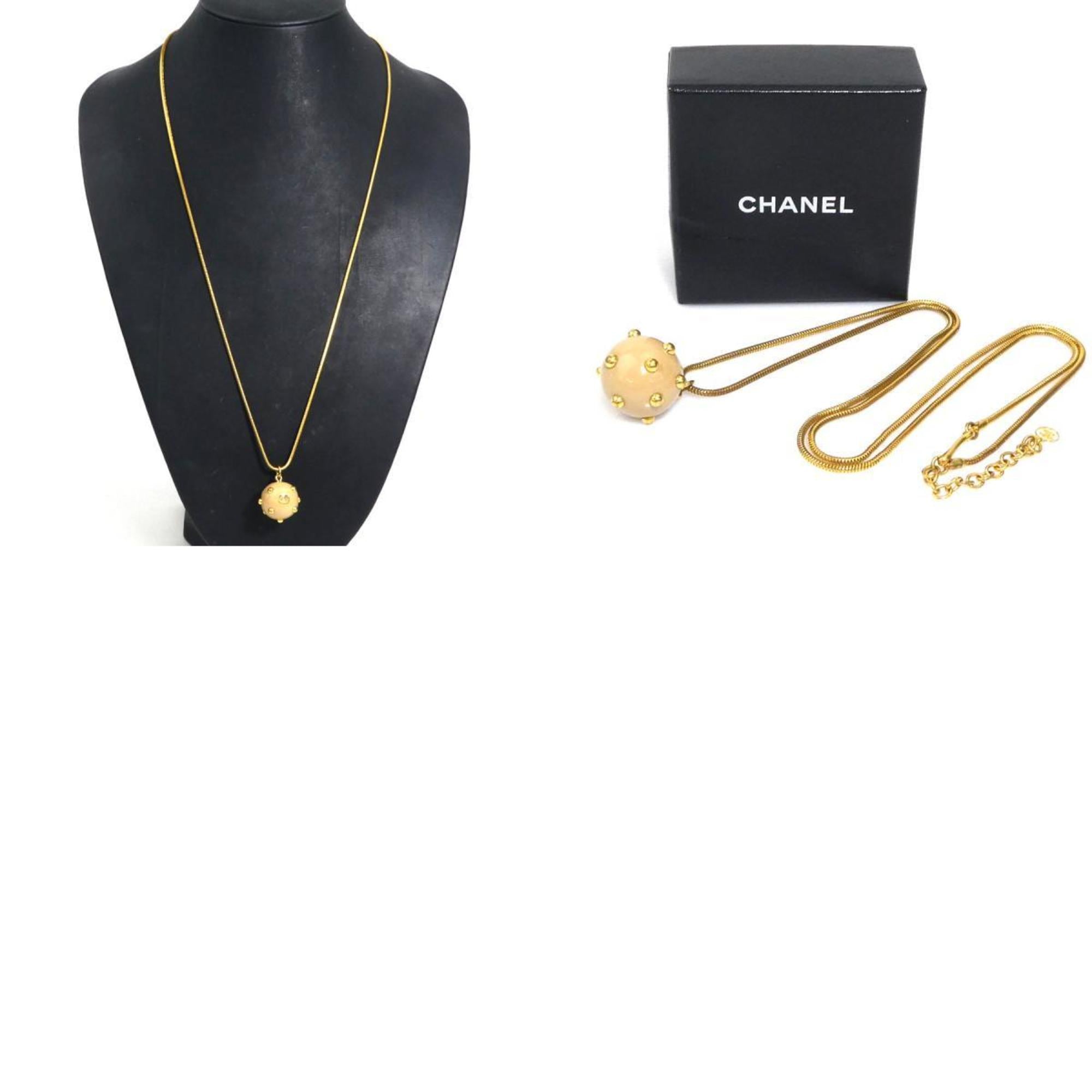 Pendant Necklace Metal and Acrylic Beige and Gold