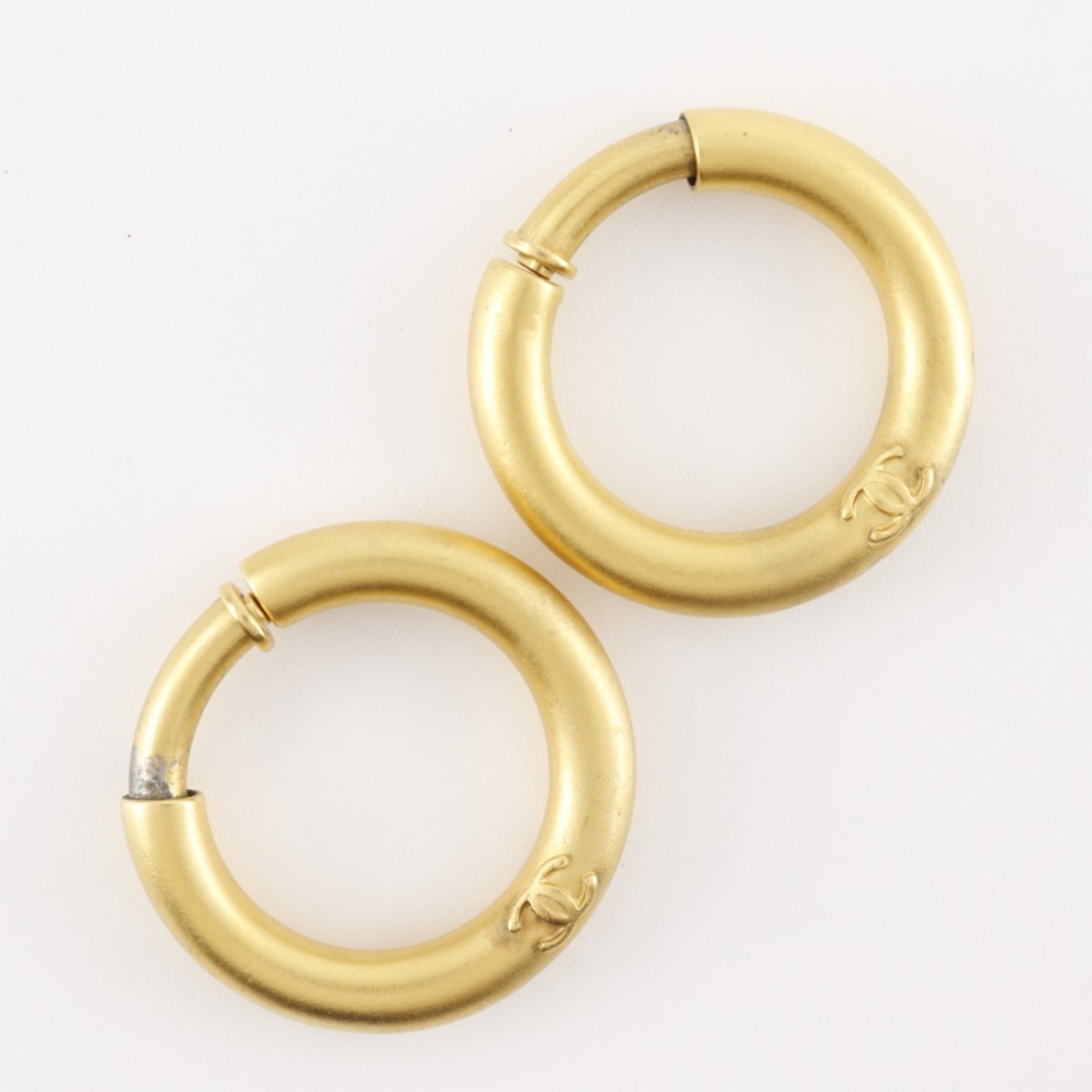Vintage Clip-On Earrings Hoop Clip-On Gold-Tone Metal
