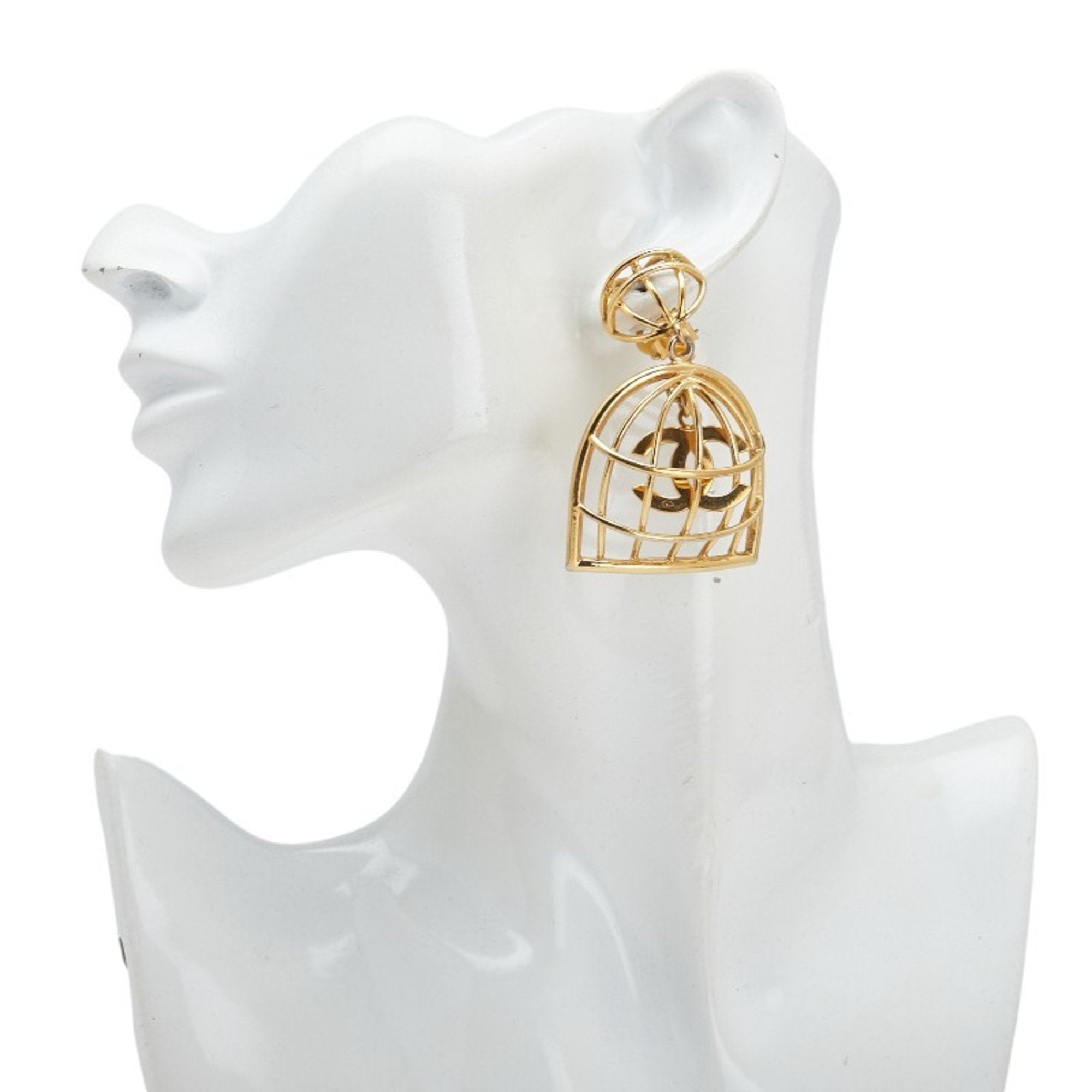 CC Logo Clip-On Earrings Metal Gold-Tone Metal