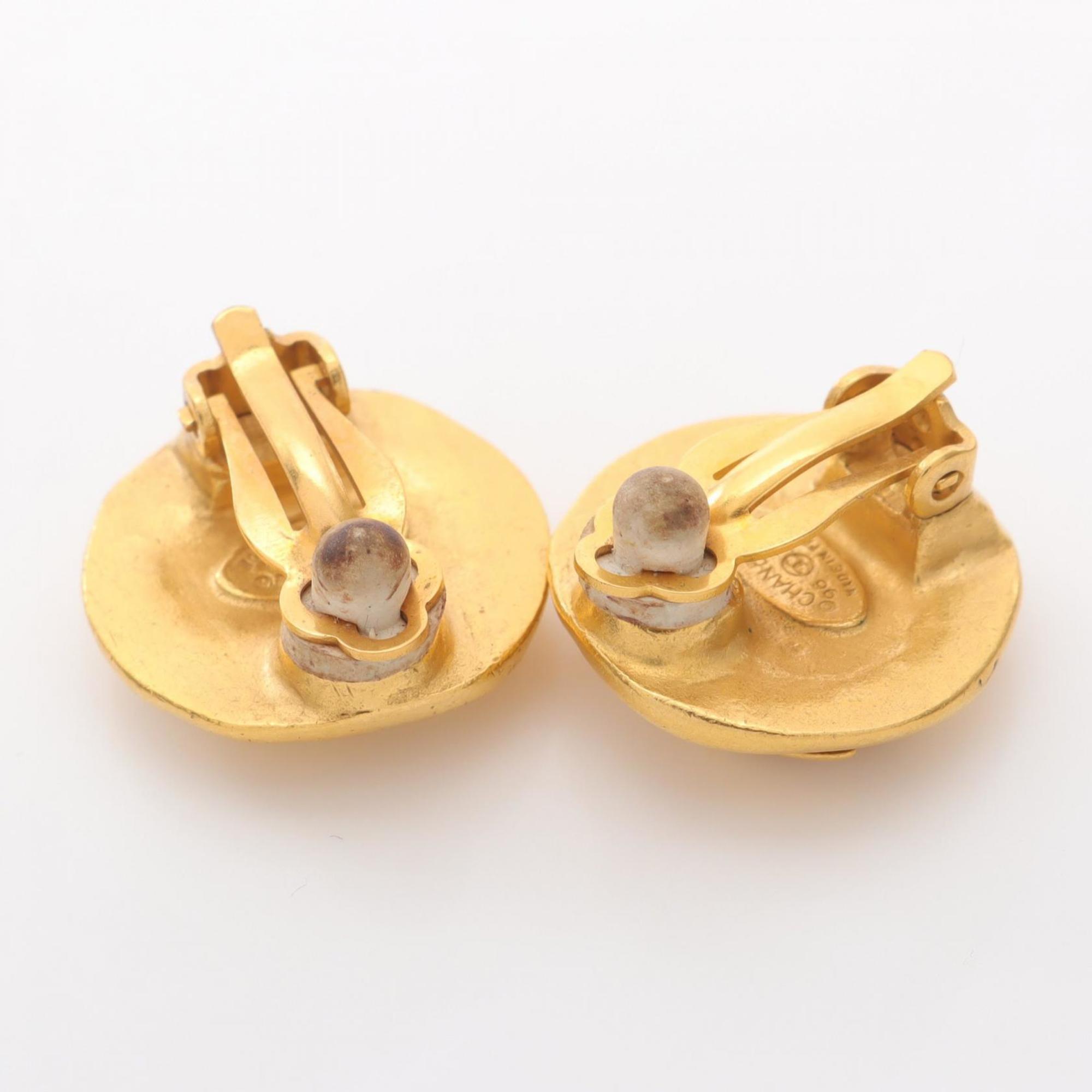 CC Logo Clip-On Earrings Metal Gold-Tone Metal