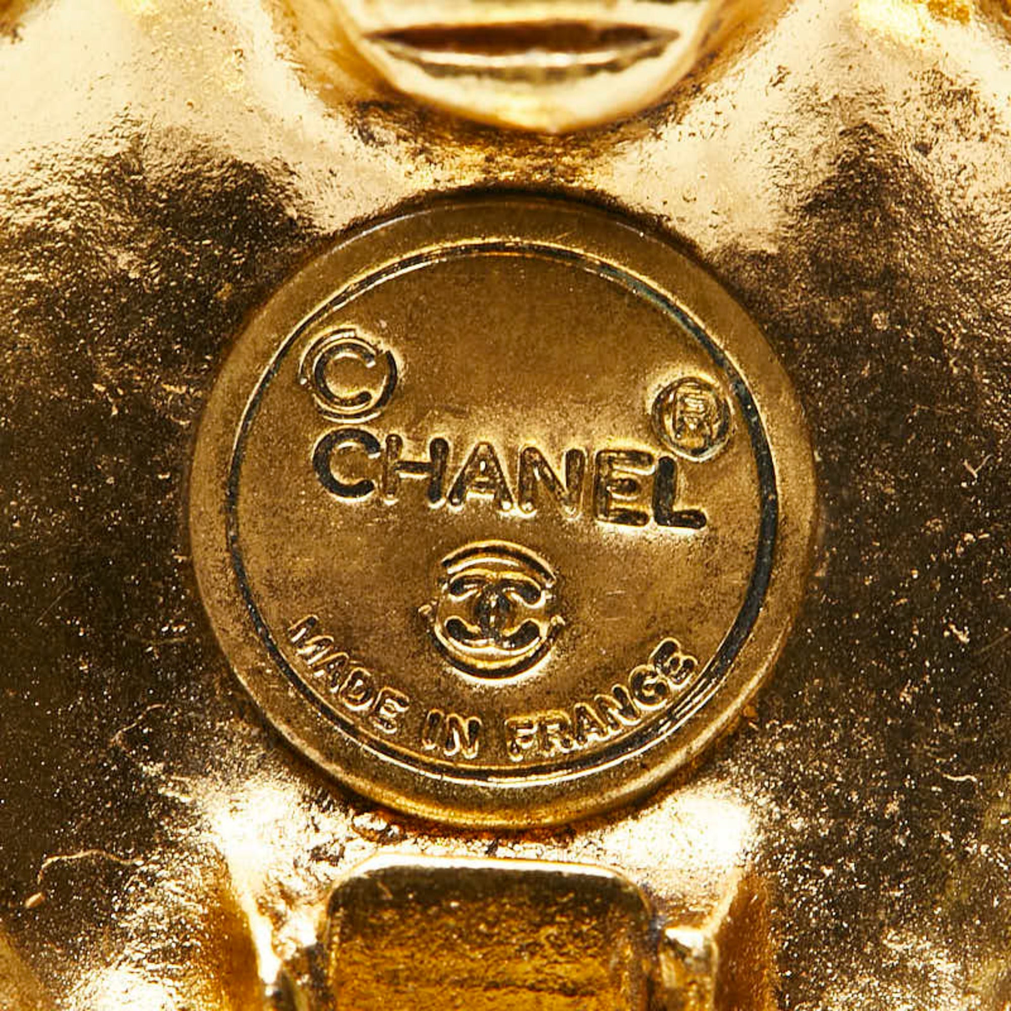 CC Logo Clip-On Earrings Metal Gold-Tone Metal