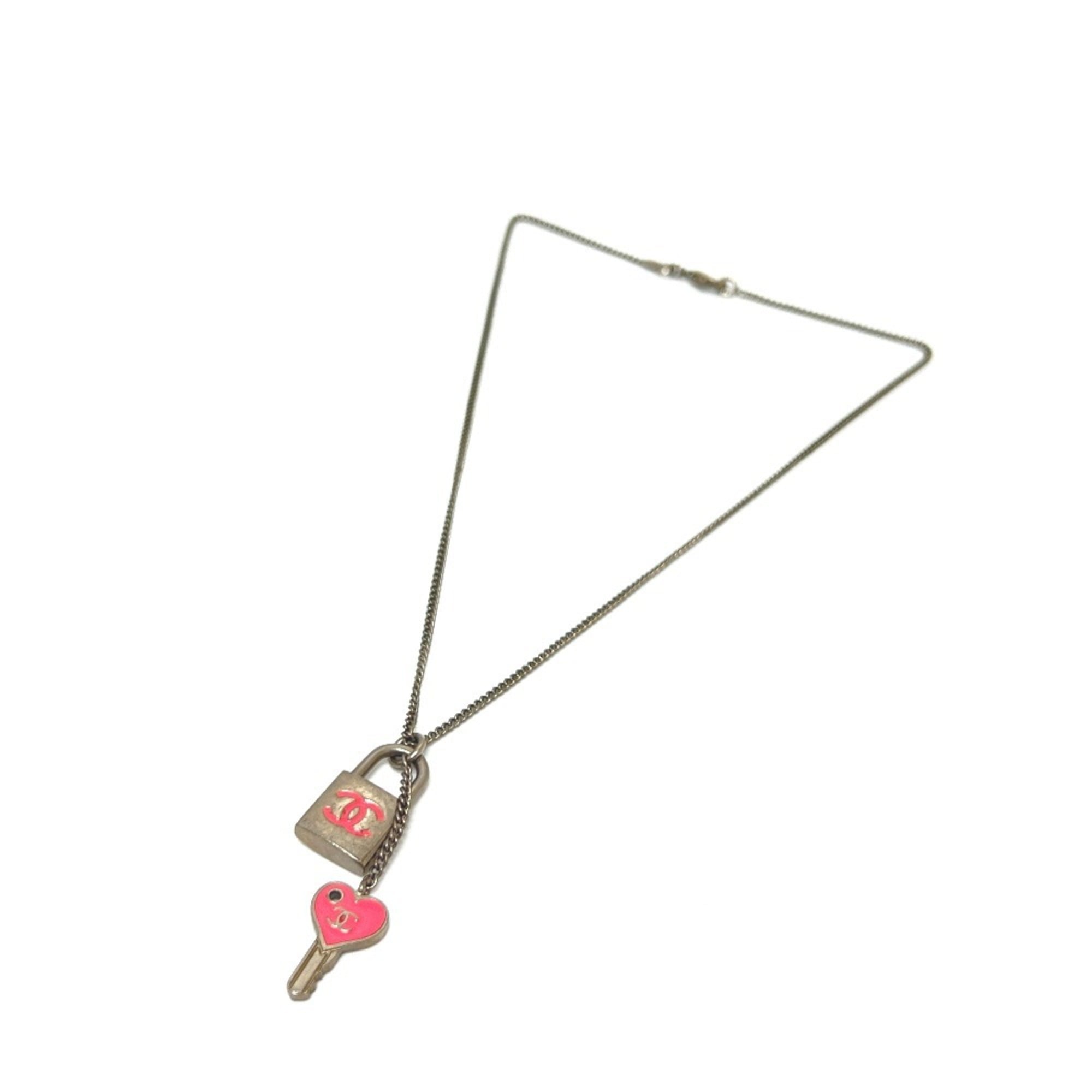 CC Logo Chain Heart Pendant Necklace Silver-Tone Metal