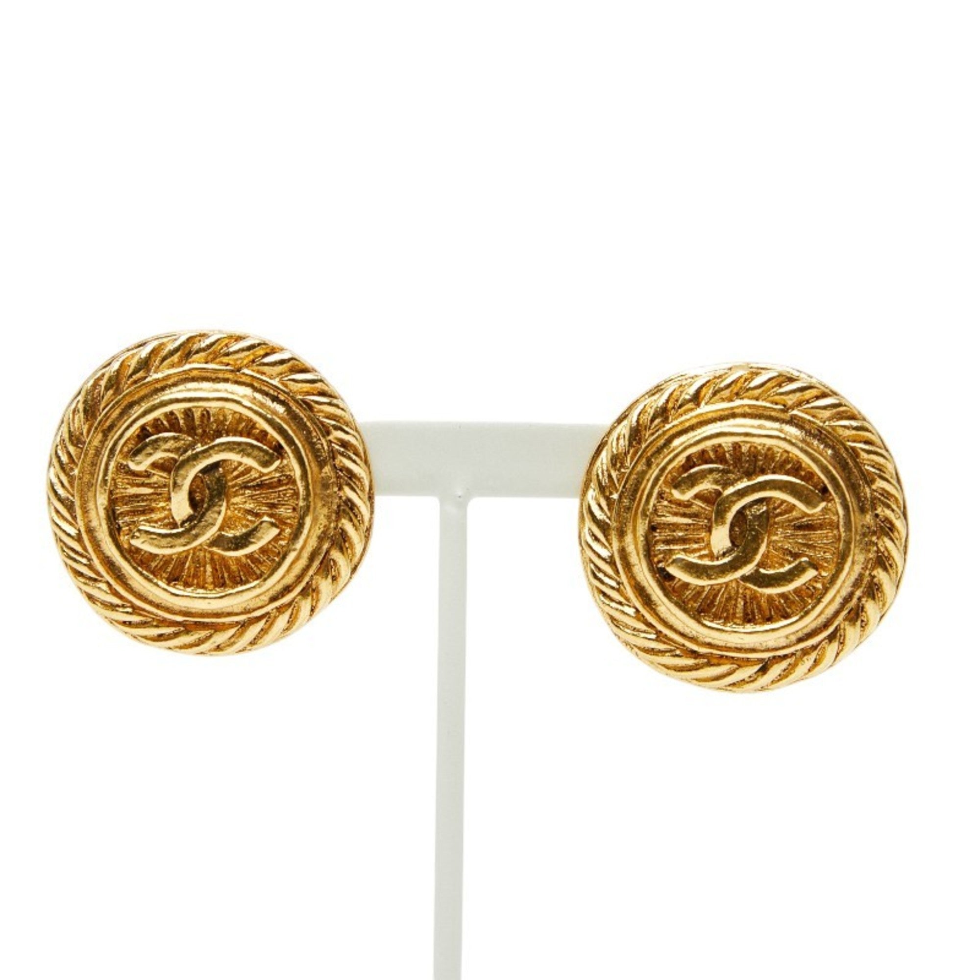 CC Logo Clip-On Earrings Metal Gold-Tone Metal