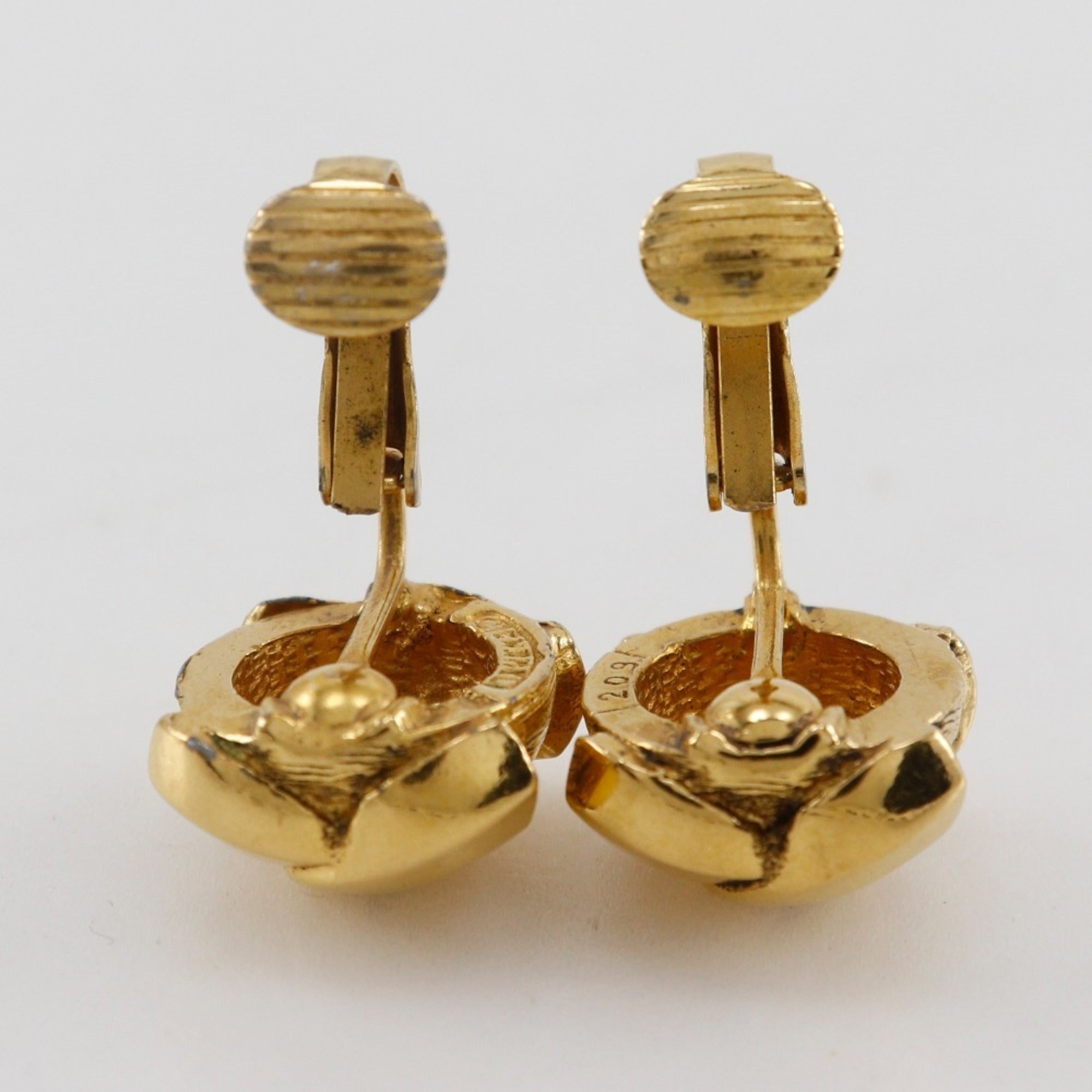 CC Logo Clip-On Earrings Metal Gold-Tone Metal