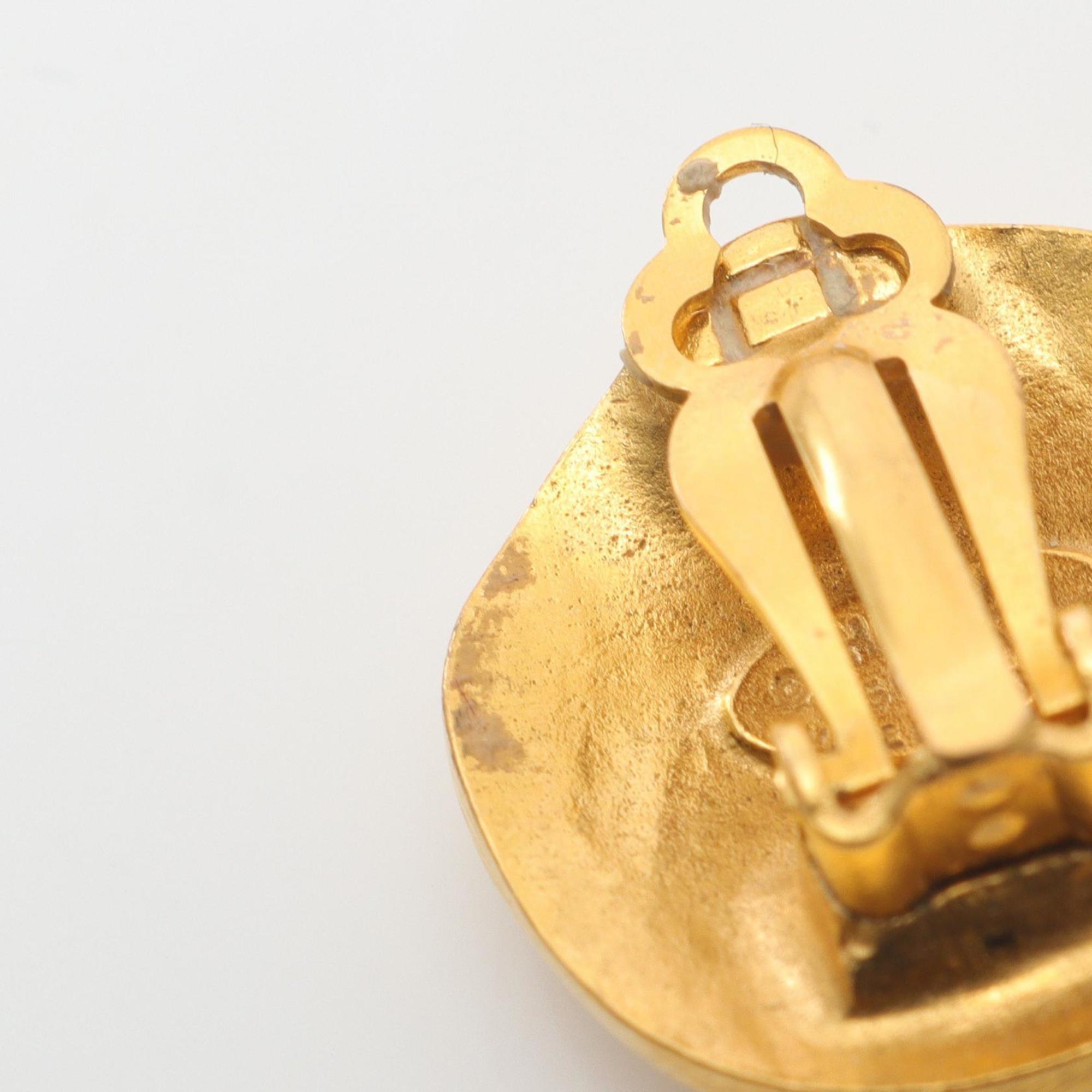 CC Logo Clip-On Earrings Metal Gold-Tone Metal