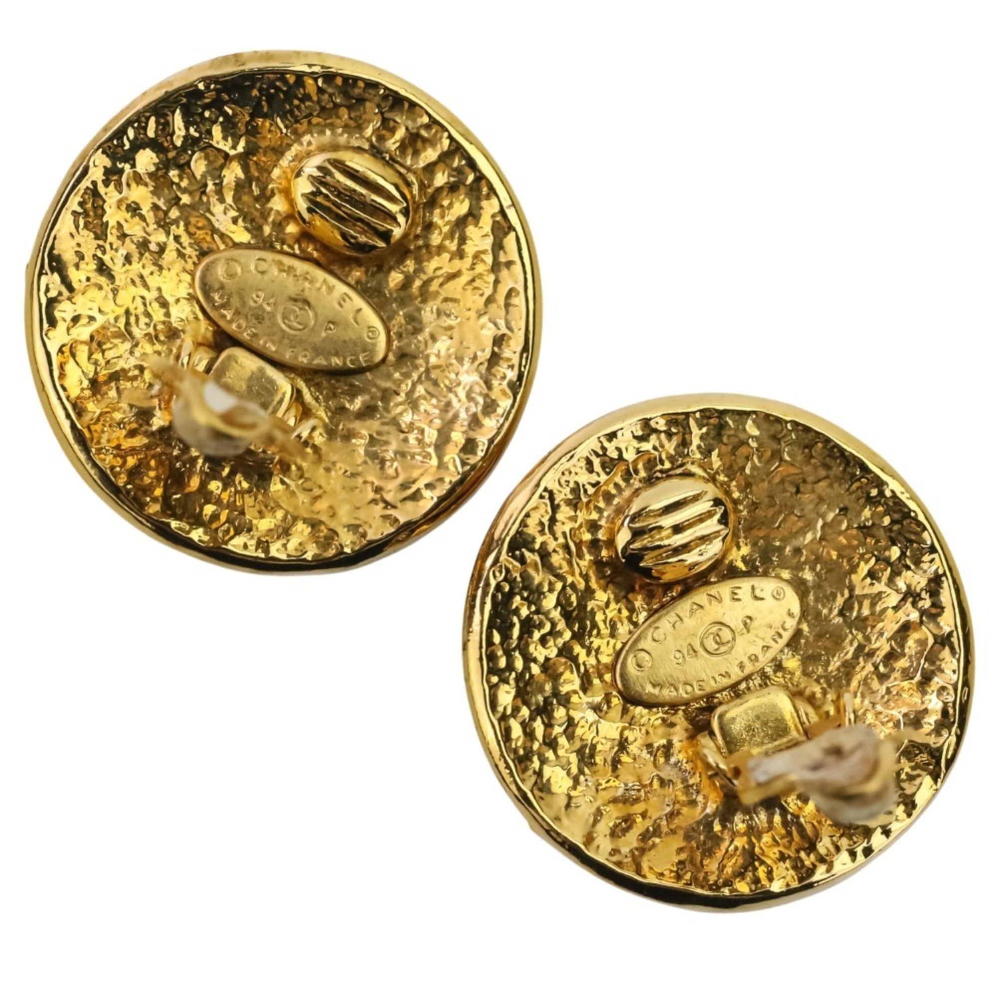 CC Logo Circle Clip-On Earrings Metal Gold-Tone Metal