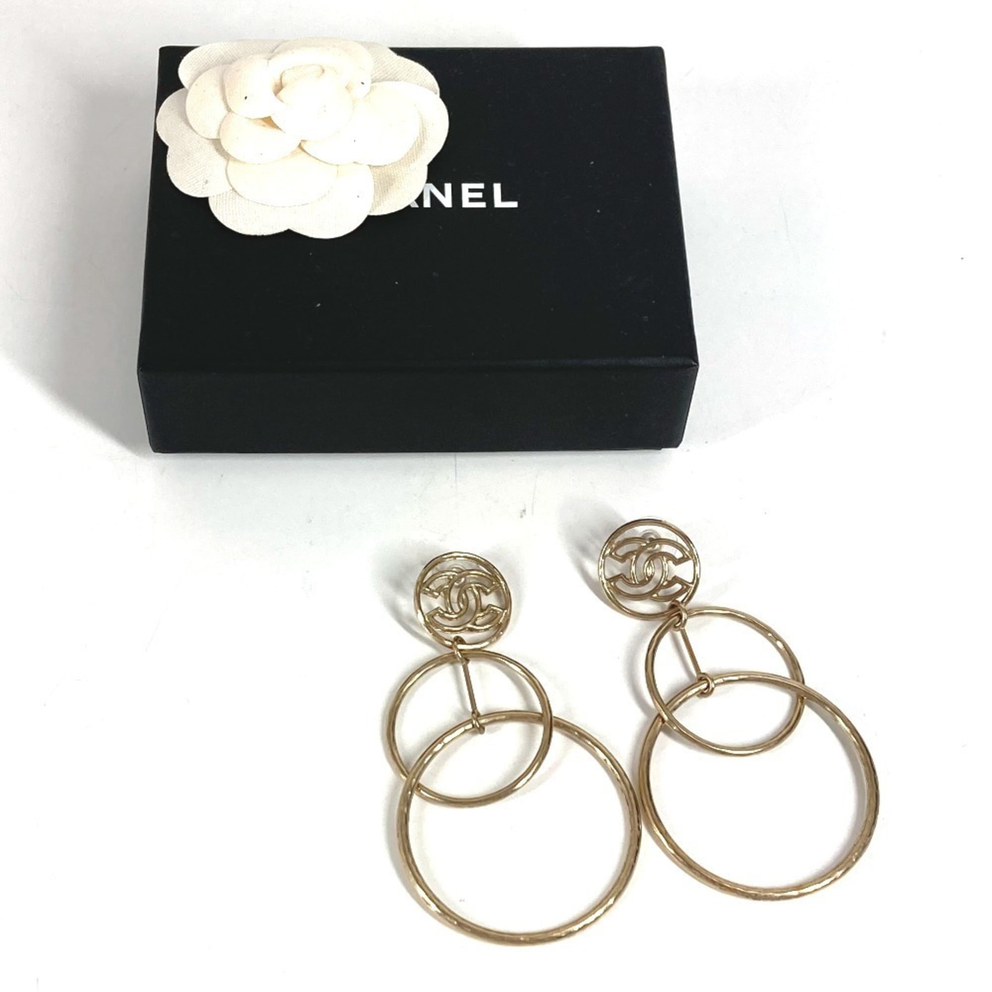 CC Logo Circle Earrings Gold-Tone Metal Gold-Tone Metal