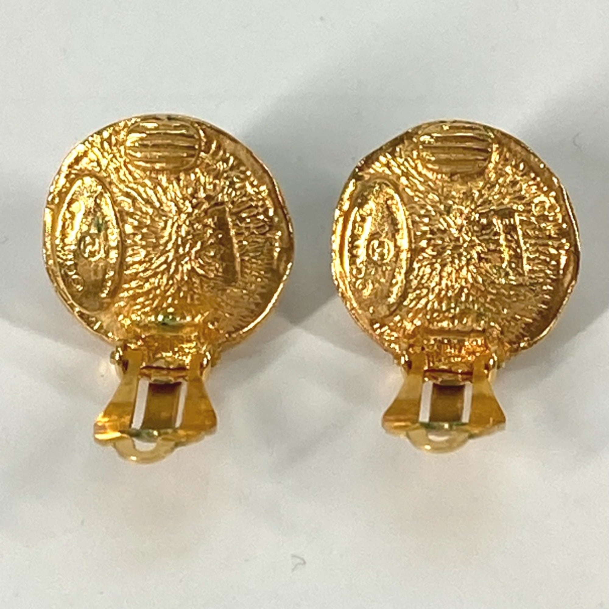 Vintage Clip-On Earrings Clip-On Gold-Tone Metal