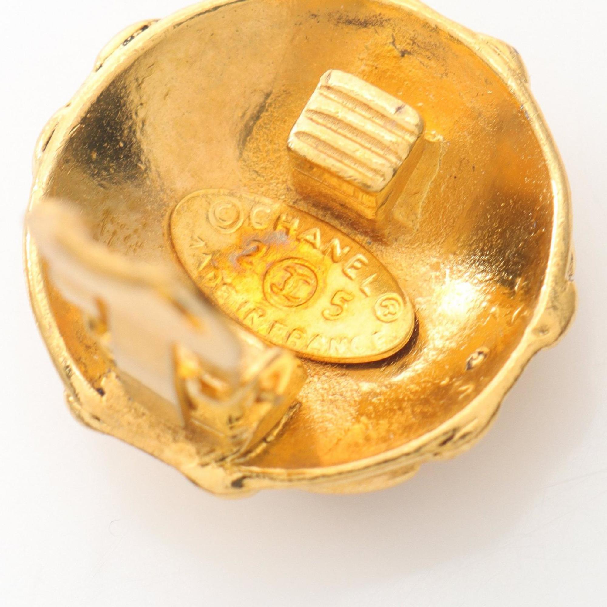 CC Logo Clip-On Earrings Metal Gold-Tone Metal