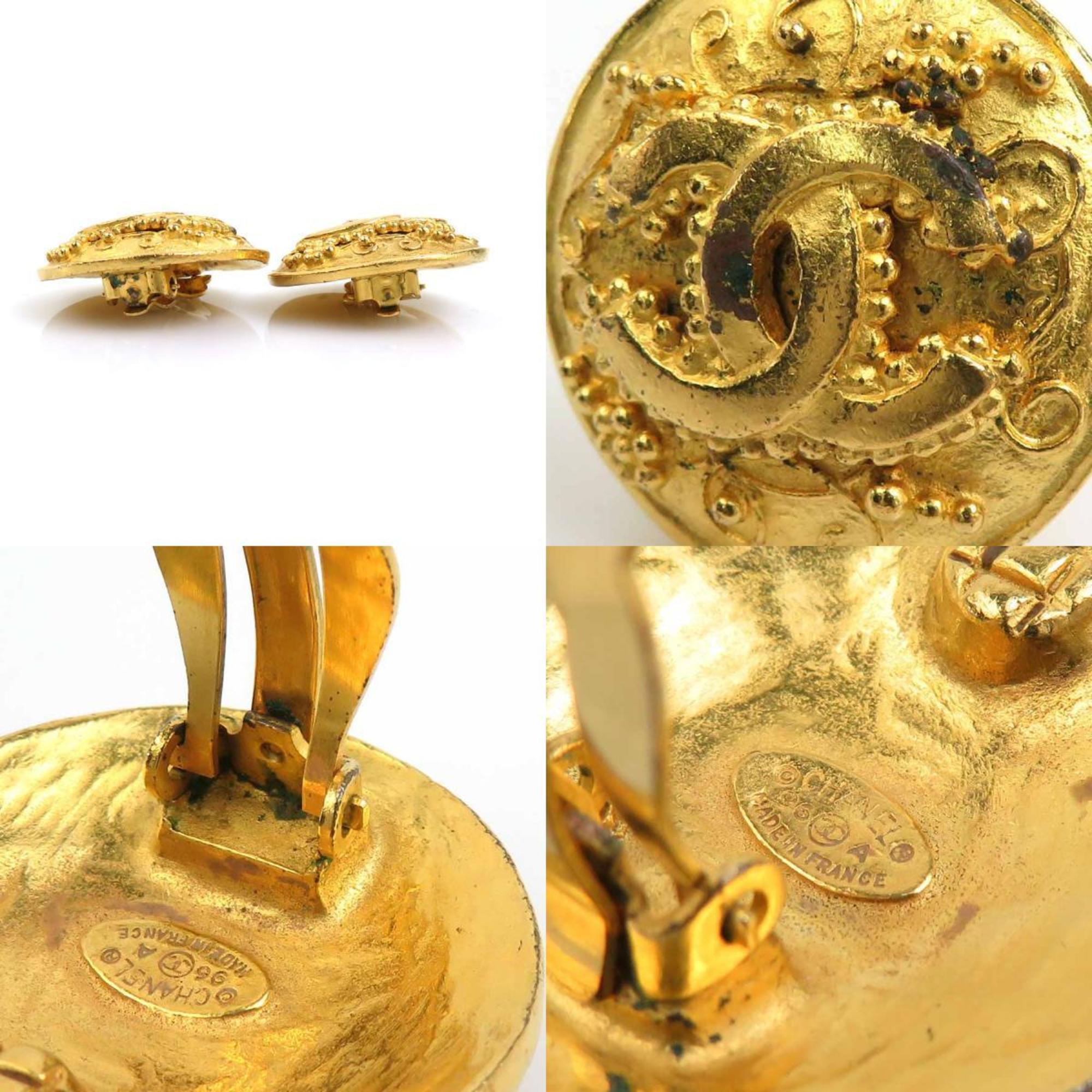 CC Logo Clip-On Earrings Gold-Tone Metal Gold-Tone Metal