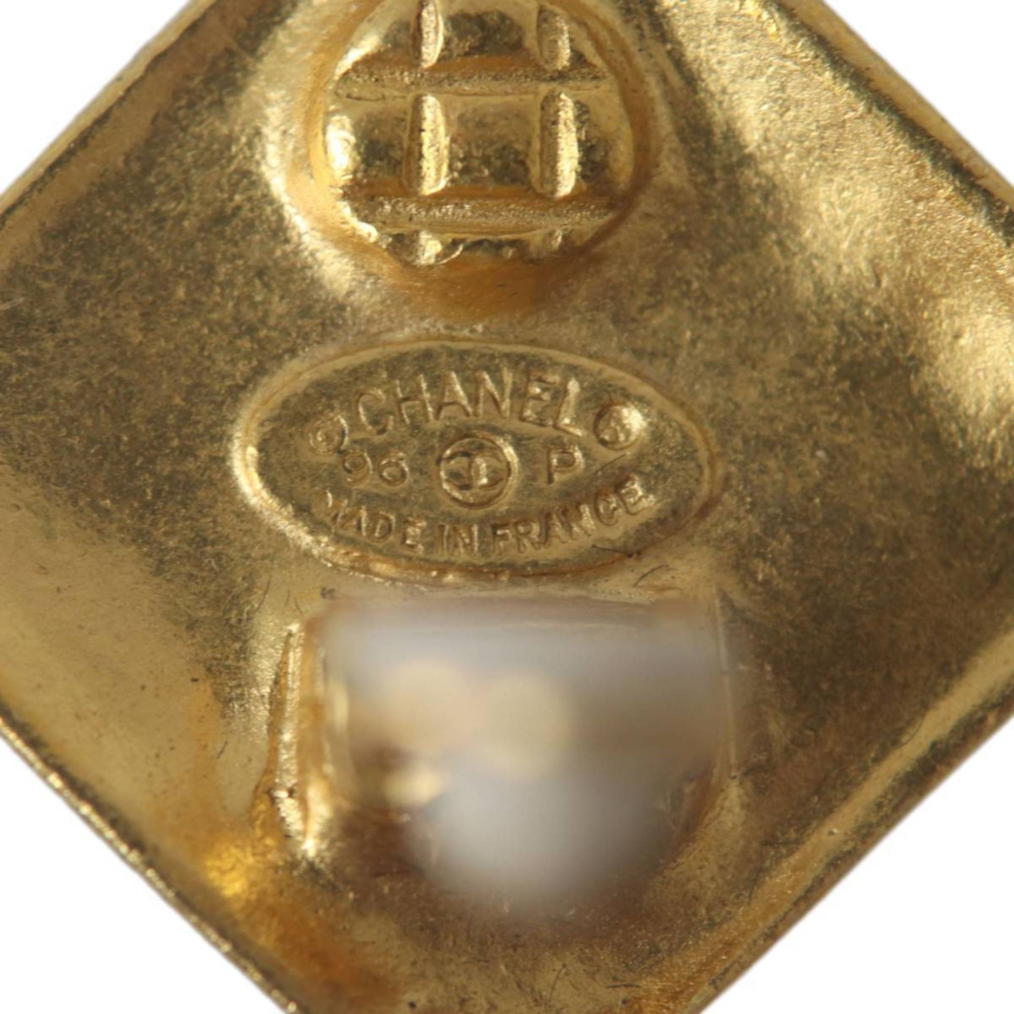CC Logo Clip-On Earrings Metal Gold-Tone Metal