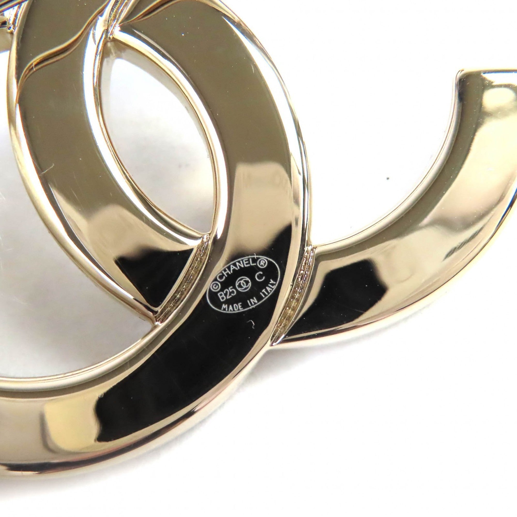 CC Logo Brooch Gold-Tone Metal