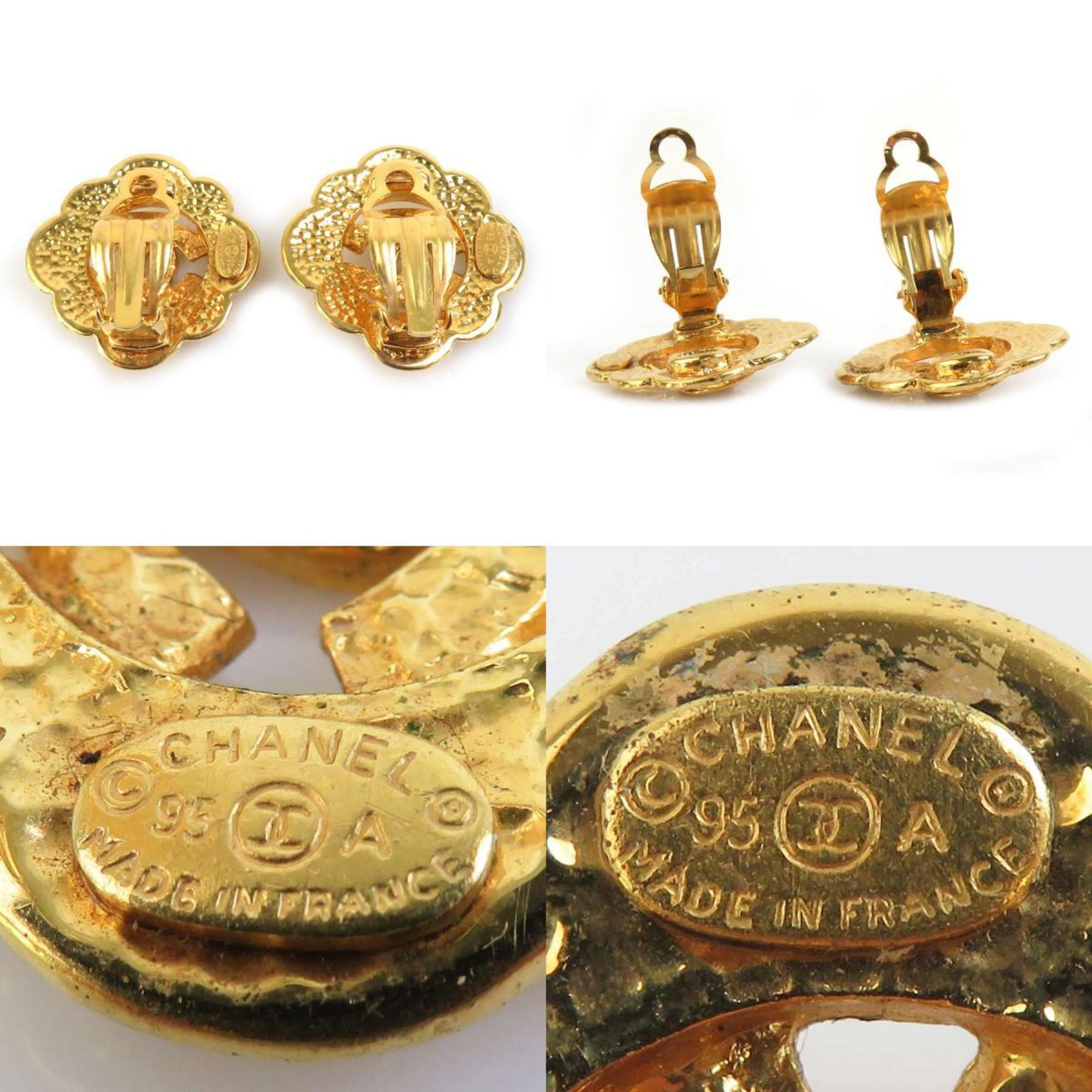 CC Logo Clip-On Earrings Gold-Tone Metal Gold-Tone Metal