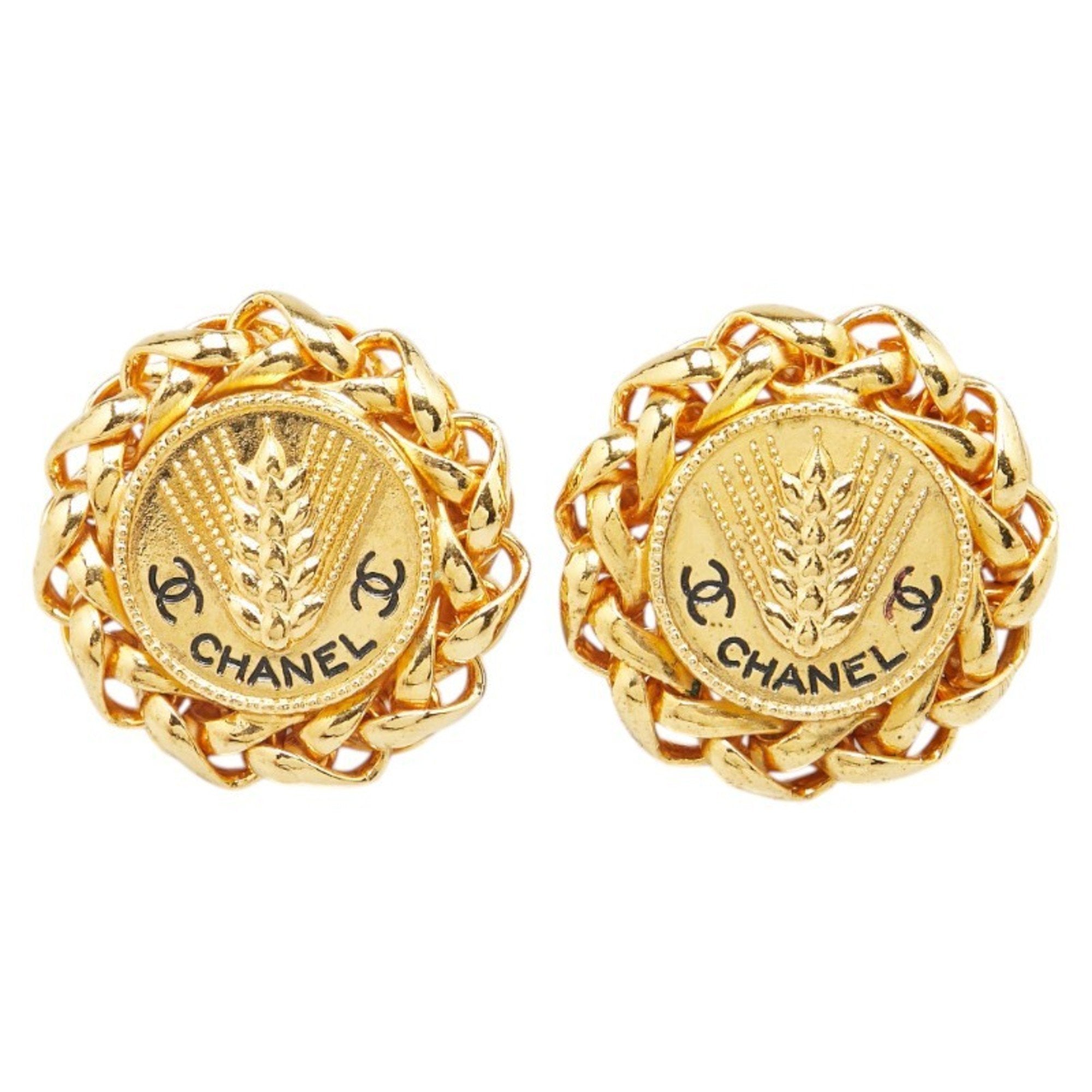 CC Logo Round Clip-On Earrings Metal Gold-Tone Metal
