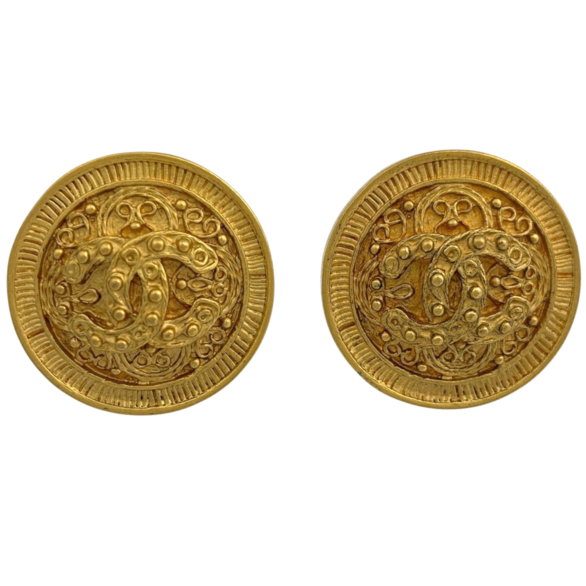 CC Logo Round Clip-On Earrings Metal Gold-Tone Metal