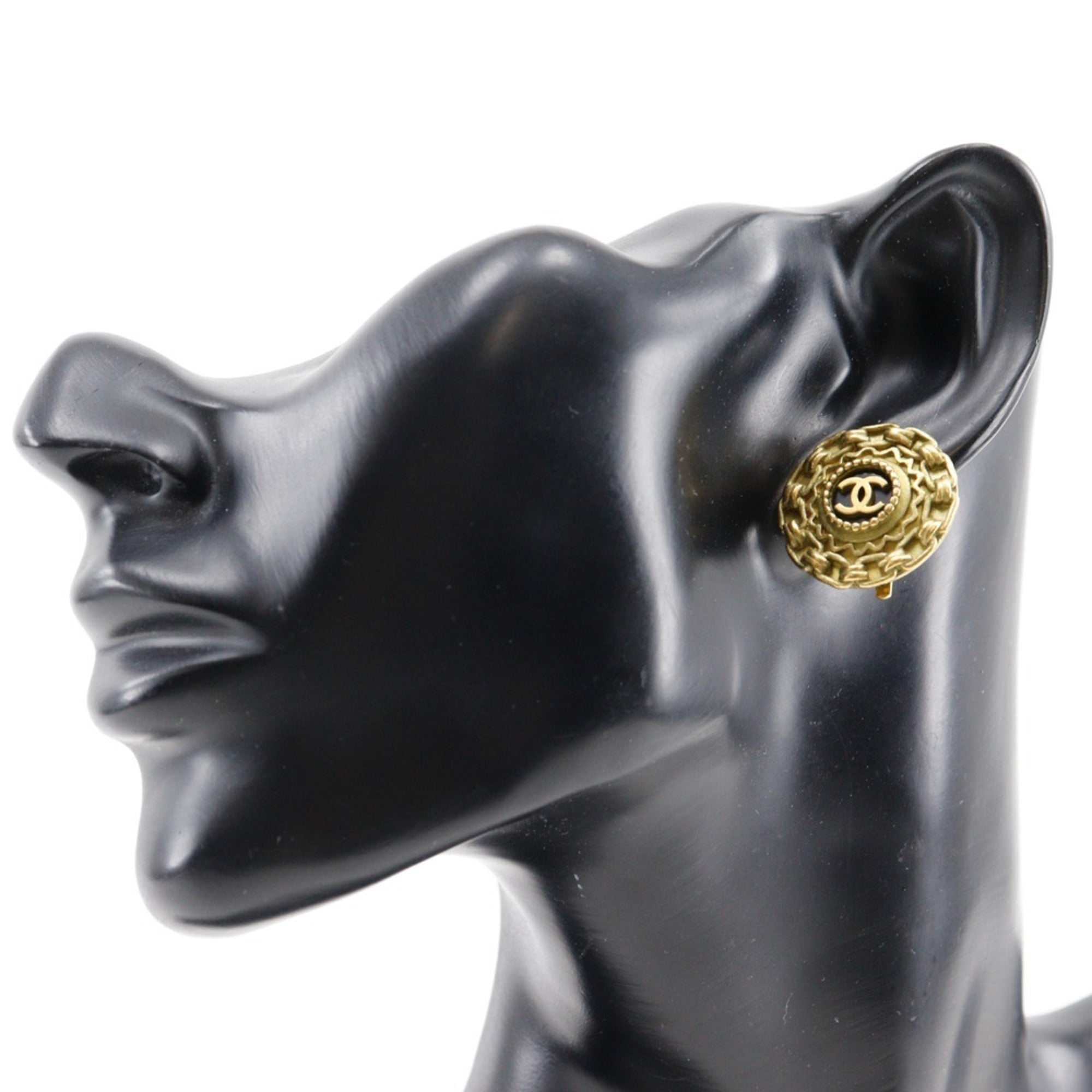 CC Logo Clip-On Earrings Metal Gold-Tone Metal
