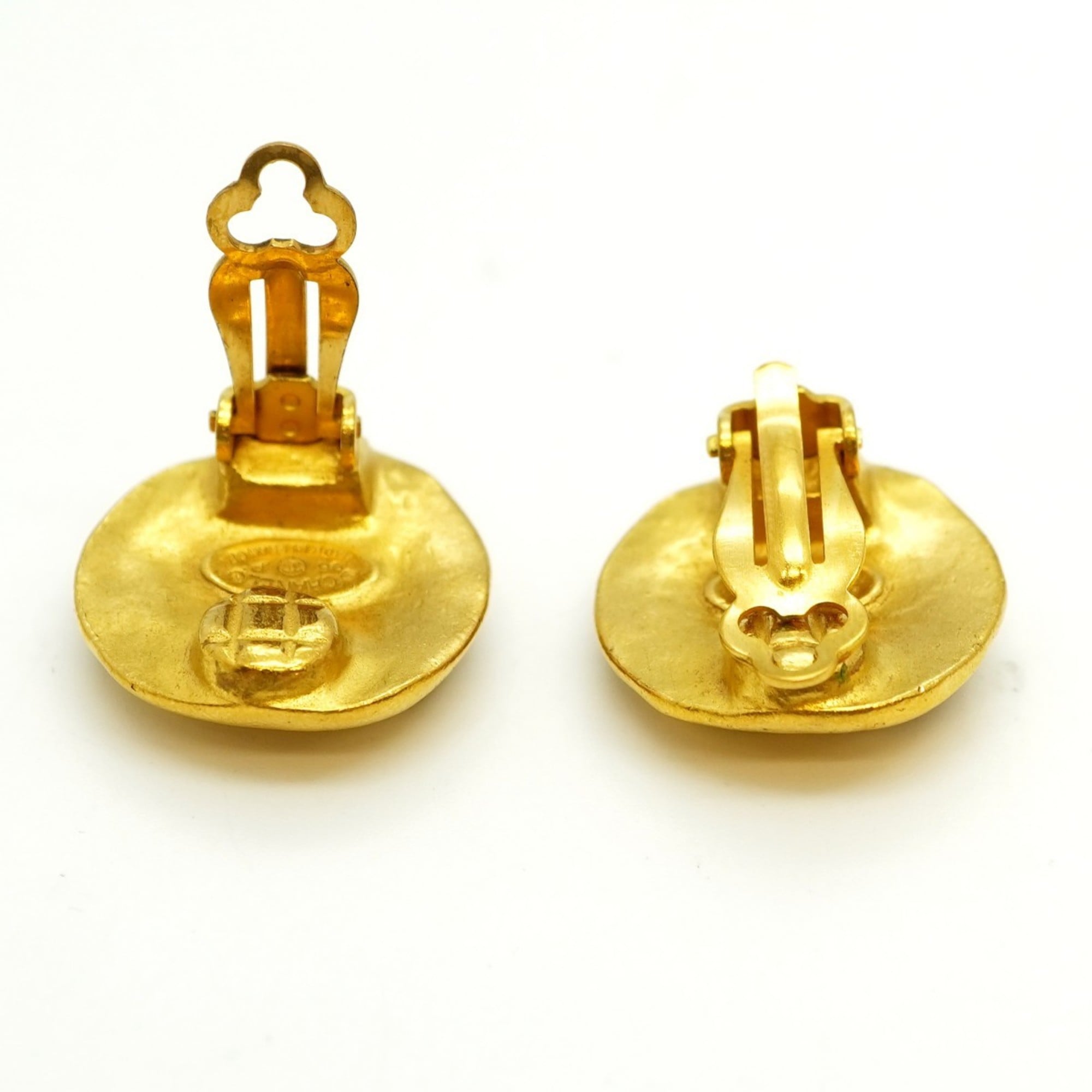 CC Logo Clip-On Earrings Metal Gold-Tone Metal