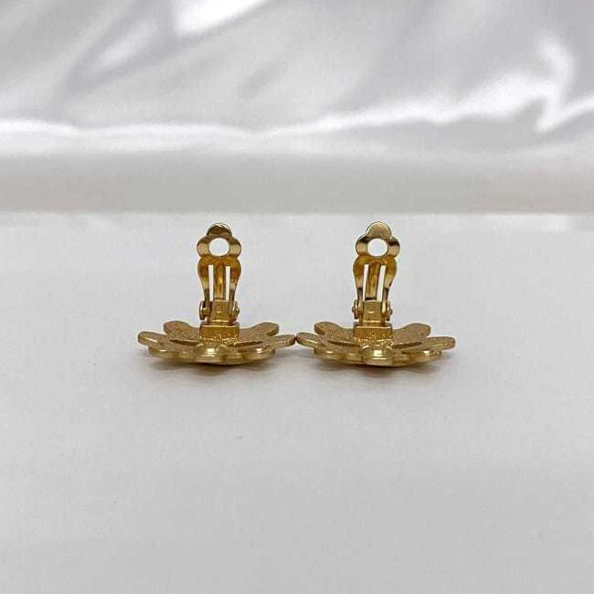 CC Logo Clip-On Earrings Metal Gold-Tone Metal