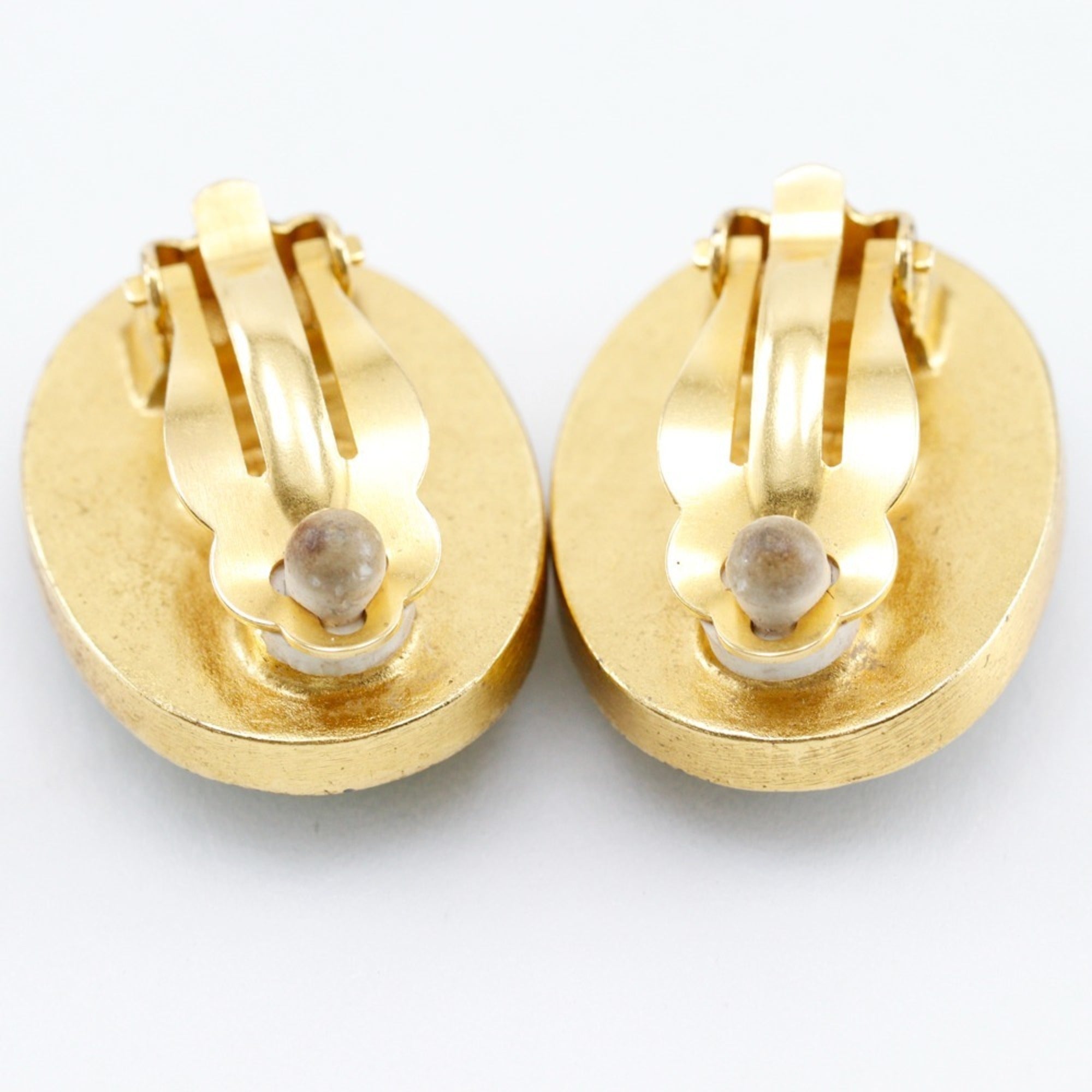 CC Logo Clip-On Earrings Metal Gold-Tone Metal