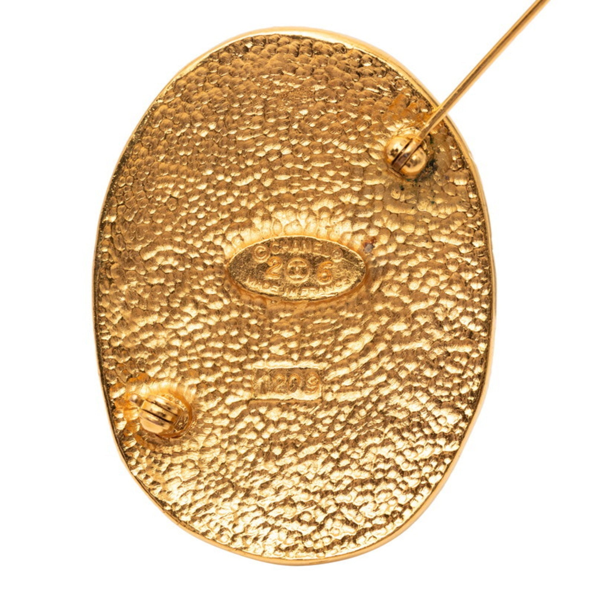 CC Logo Oval Brooch Metal