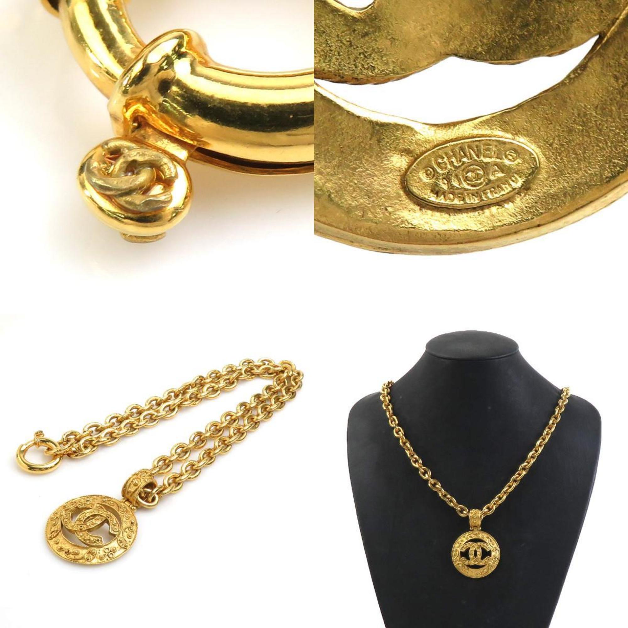 CC Logo Pendant Necklace Gold-Tone Metal