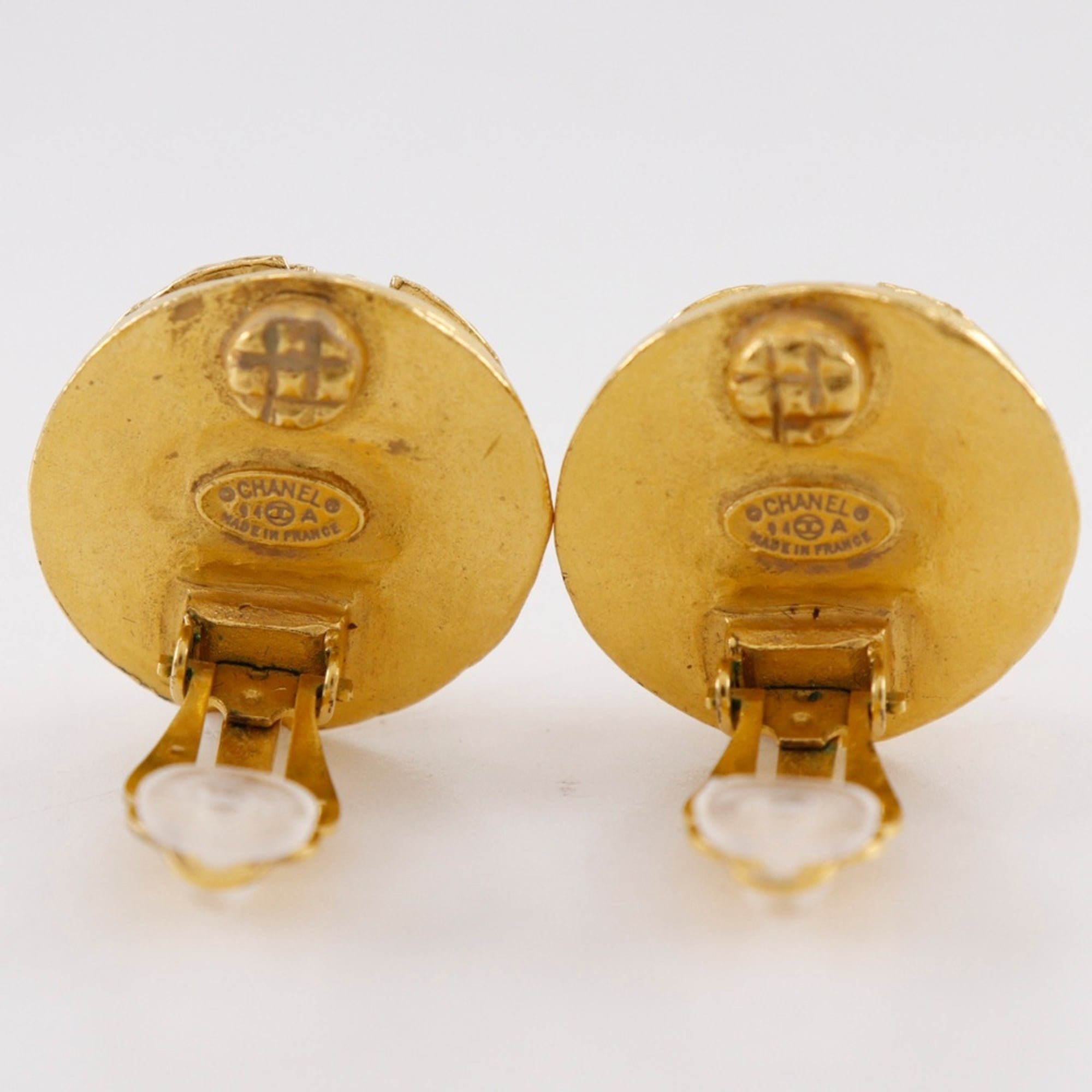 CC Logo Clip-On Earrings Metal Gold-Tone Metal