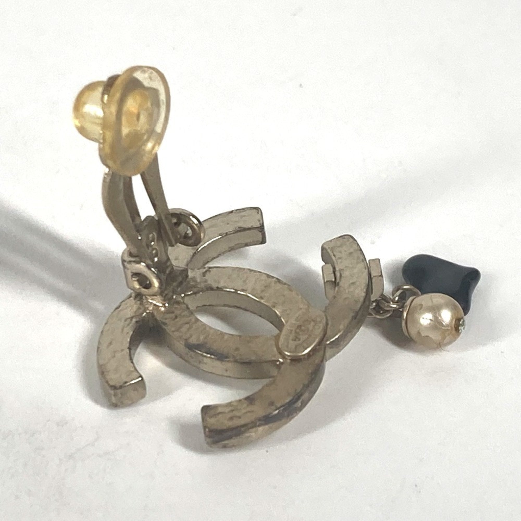 CC Logo Heart Clip-On Earrings Gold-Tone Metal Gold-Tone Metal