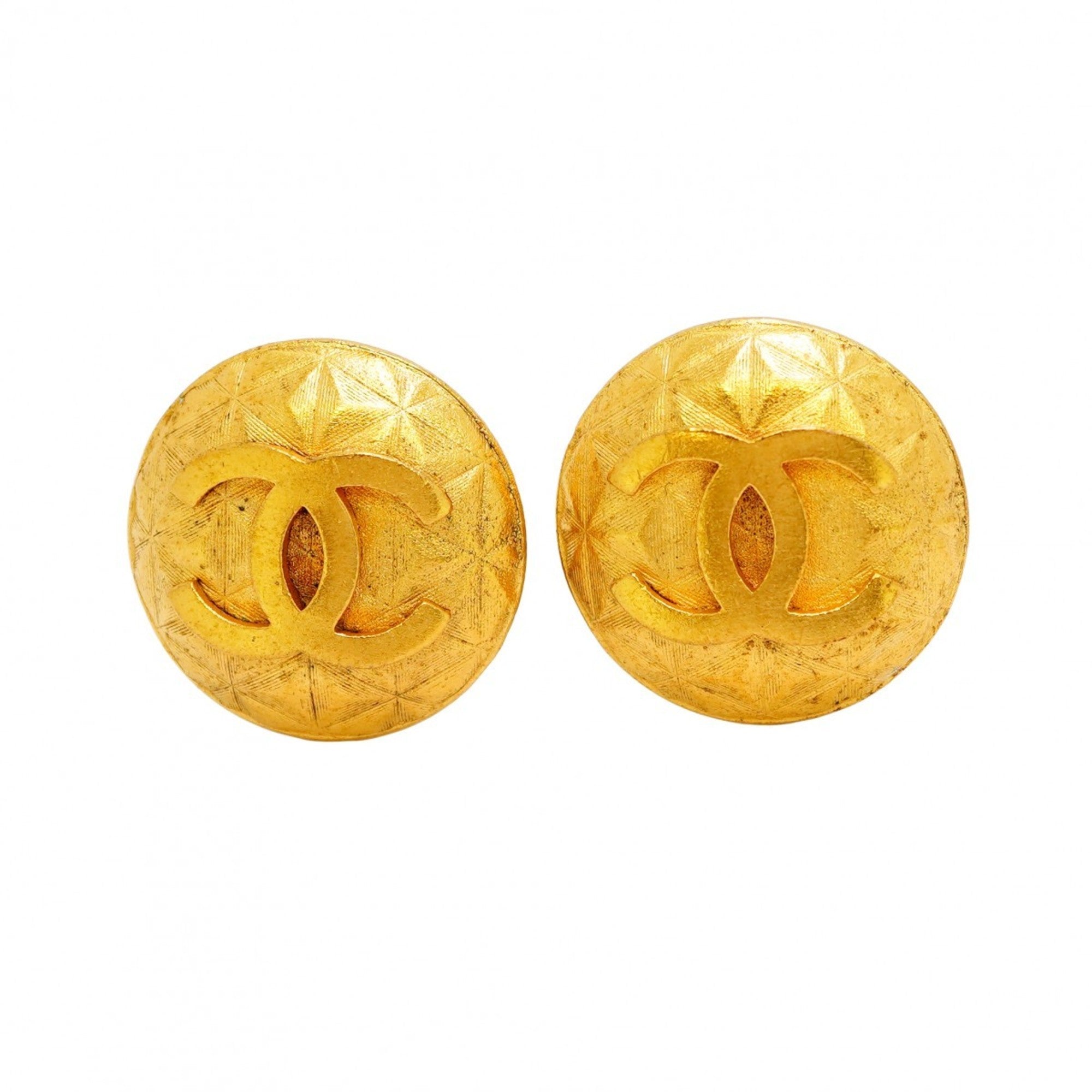 CC Logo Circle Clip-On Earrings Metal Gold-Tone Metal