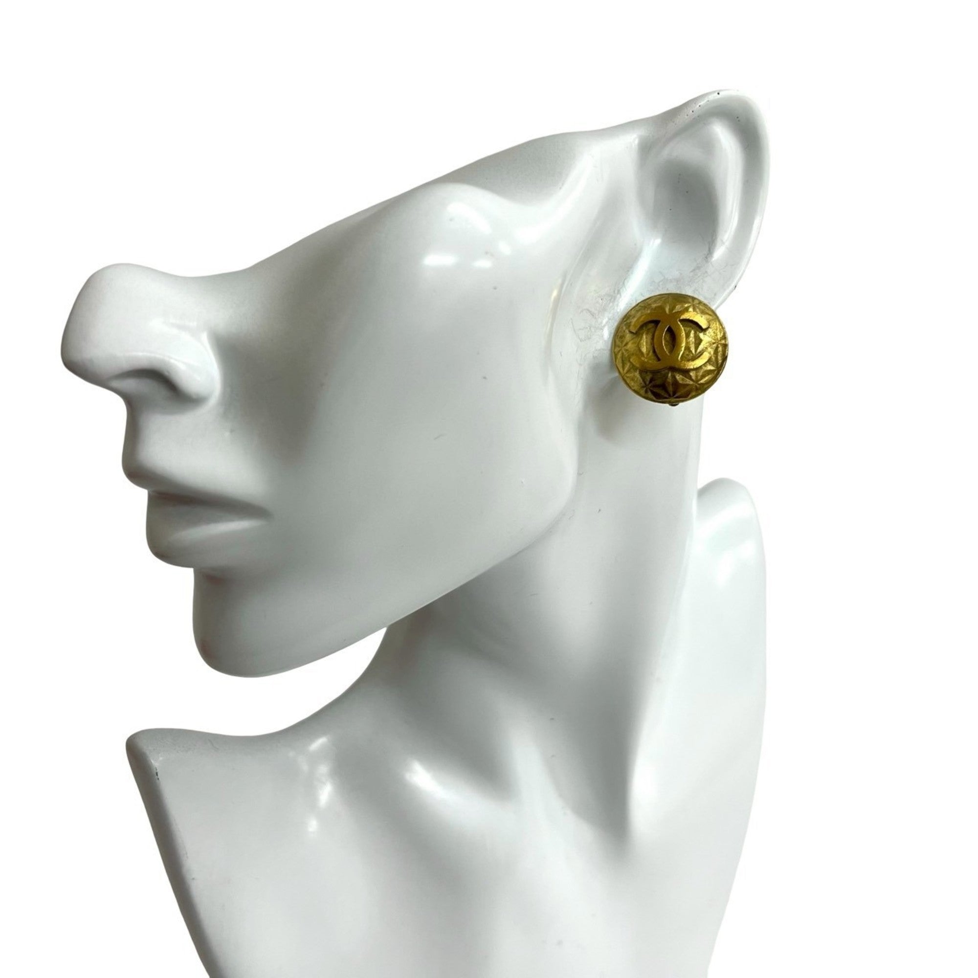 CC Logo Clip-On Earrings Metal Gold-Tone Metal