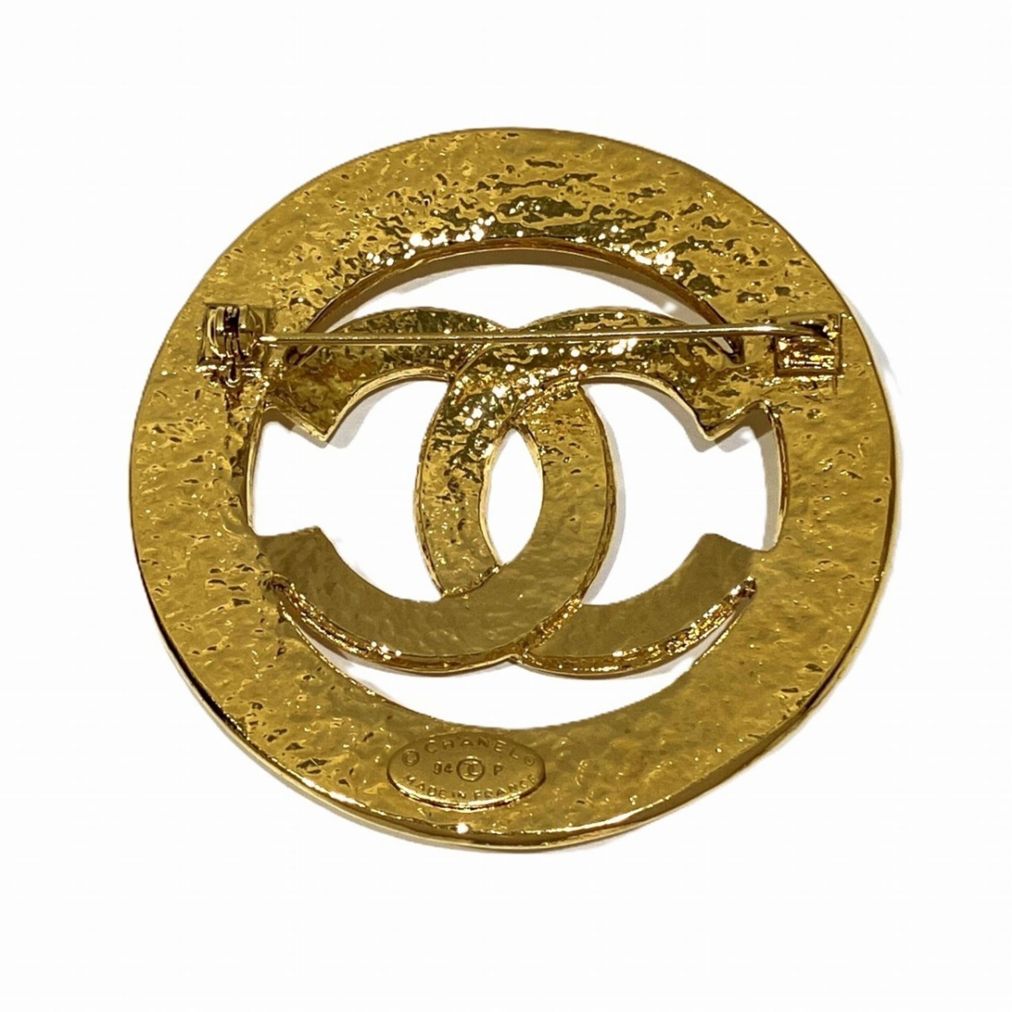 Vintage Brooch Metal
