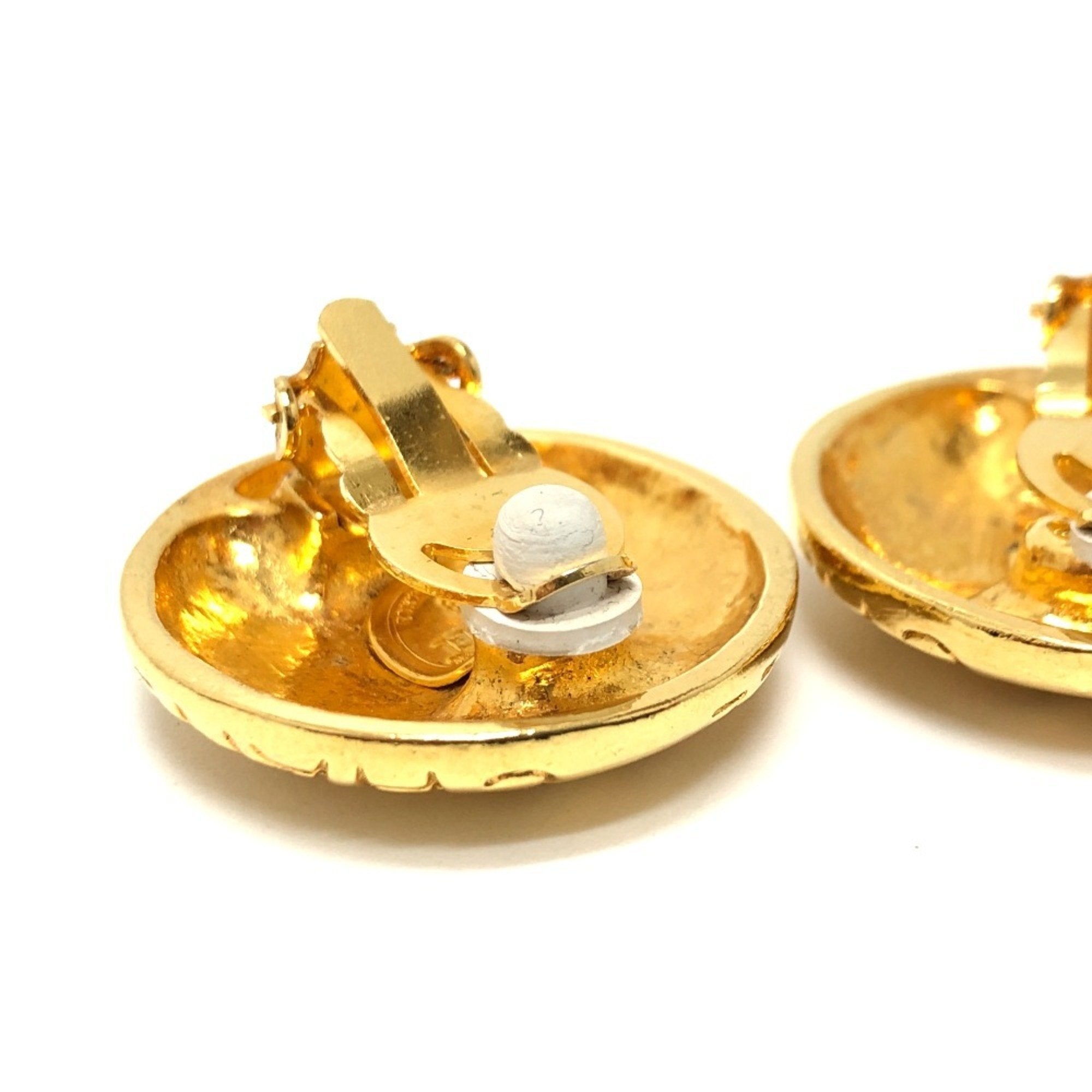 Vintage Clip-On Earrings Clip-On Gold-Tone Metal