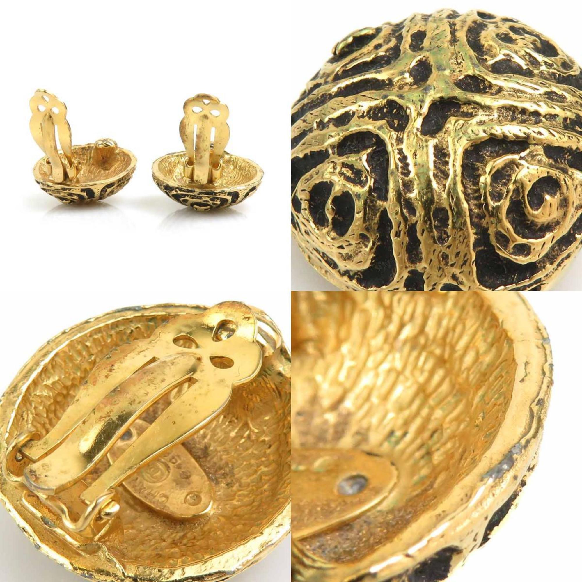 CC Logo Clip-On Earrings Gold-Tone Metal Gold-Tone Metal