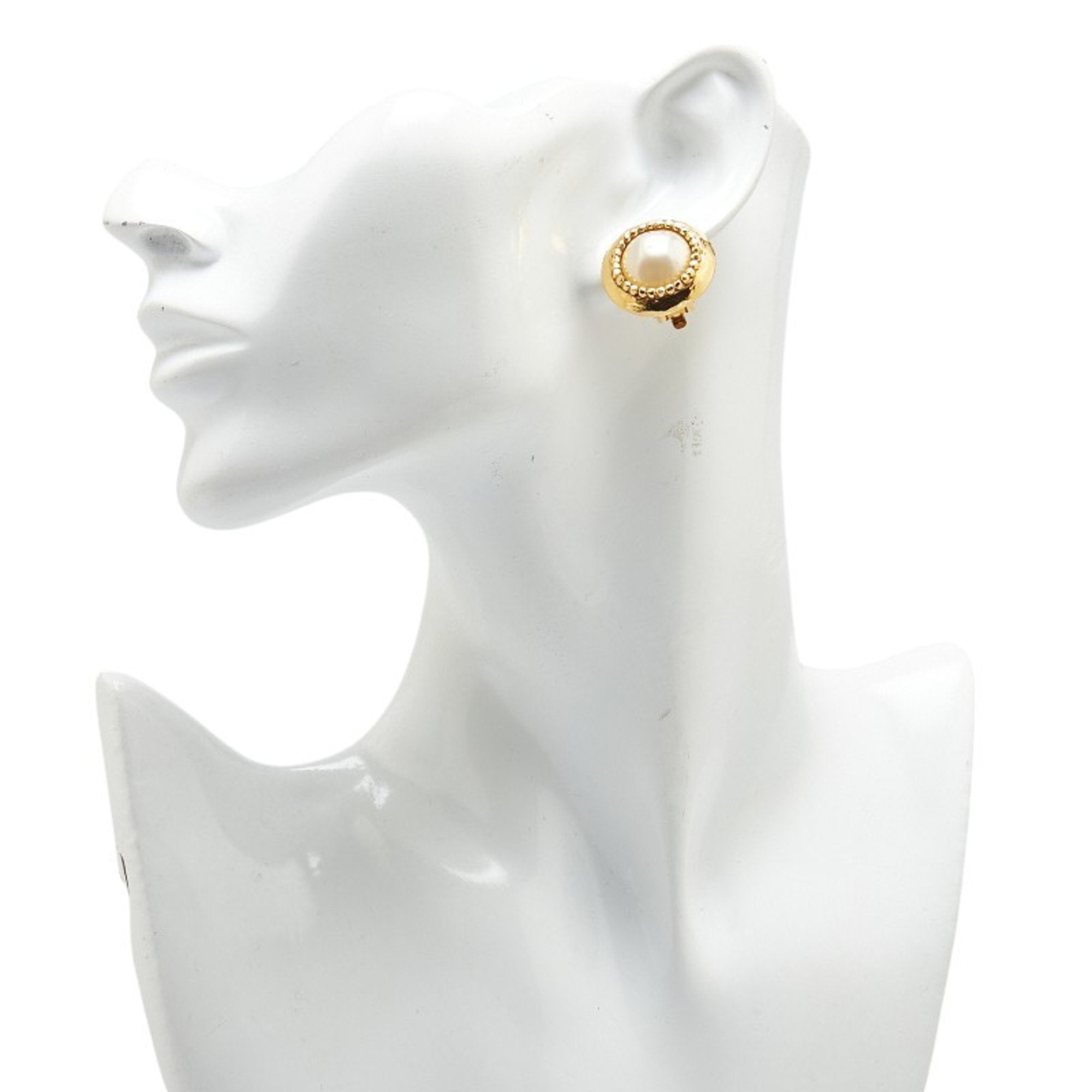 Vintage Clip-On Earrings Pearl Clip-On Gold-Tone Metal
